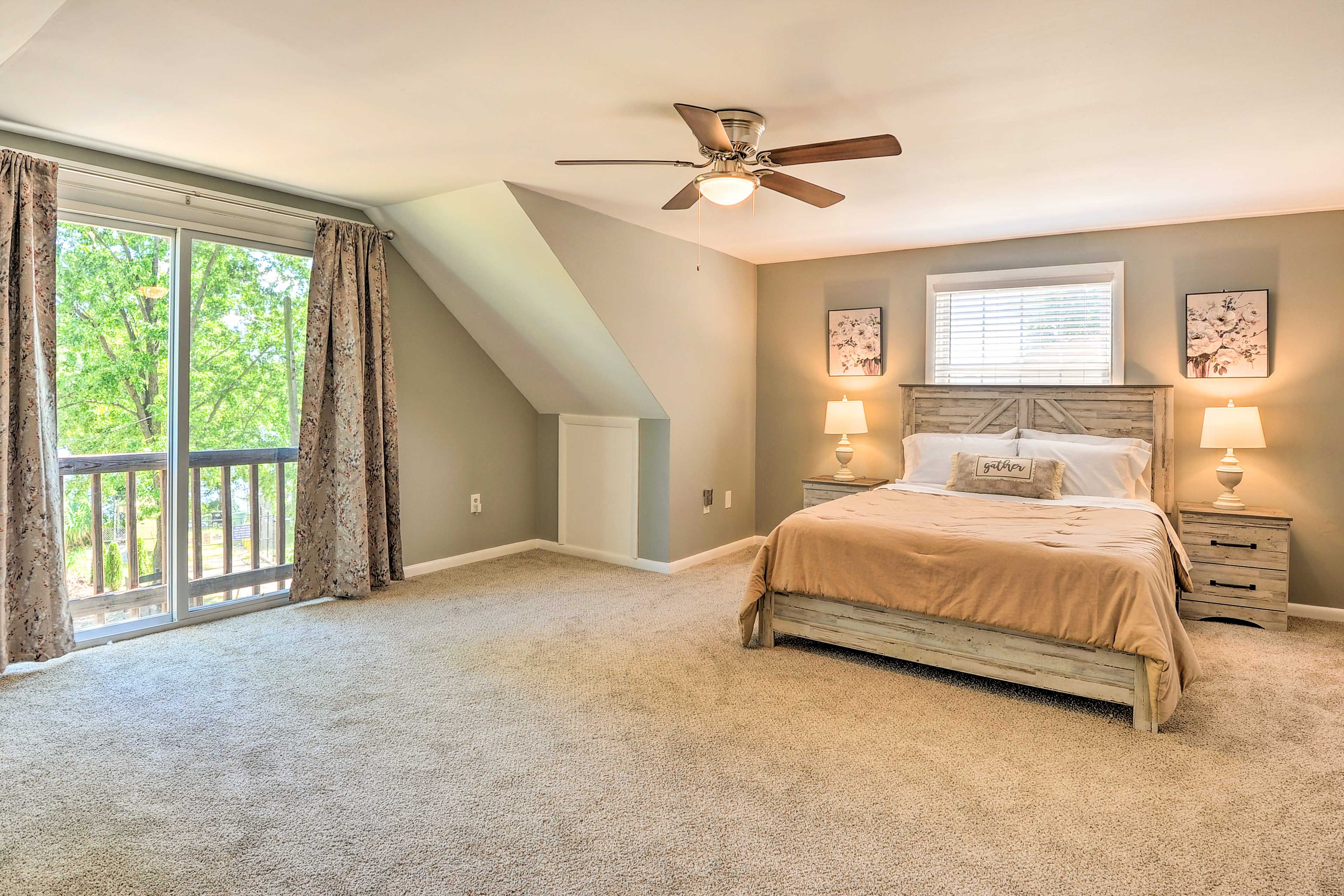 Bedroom 1 | Queen Bed