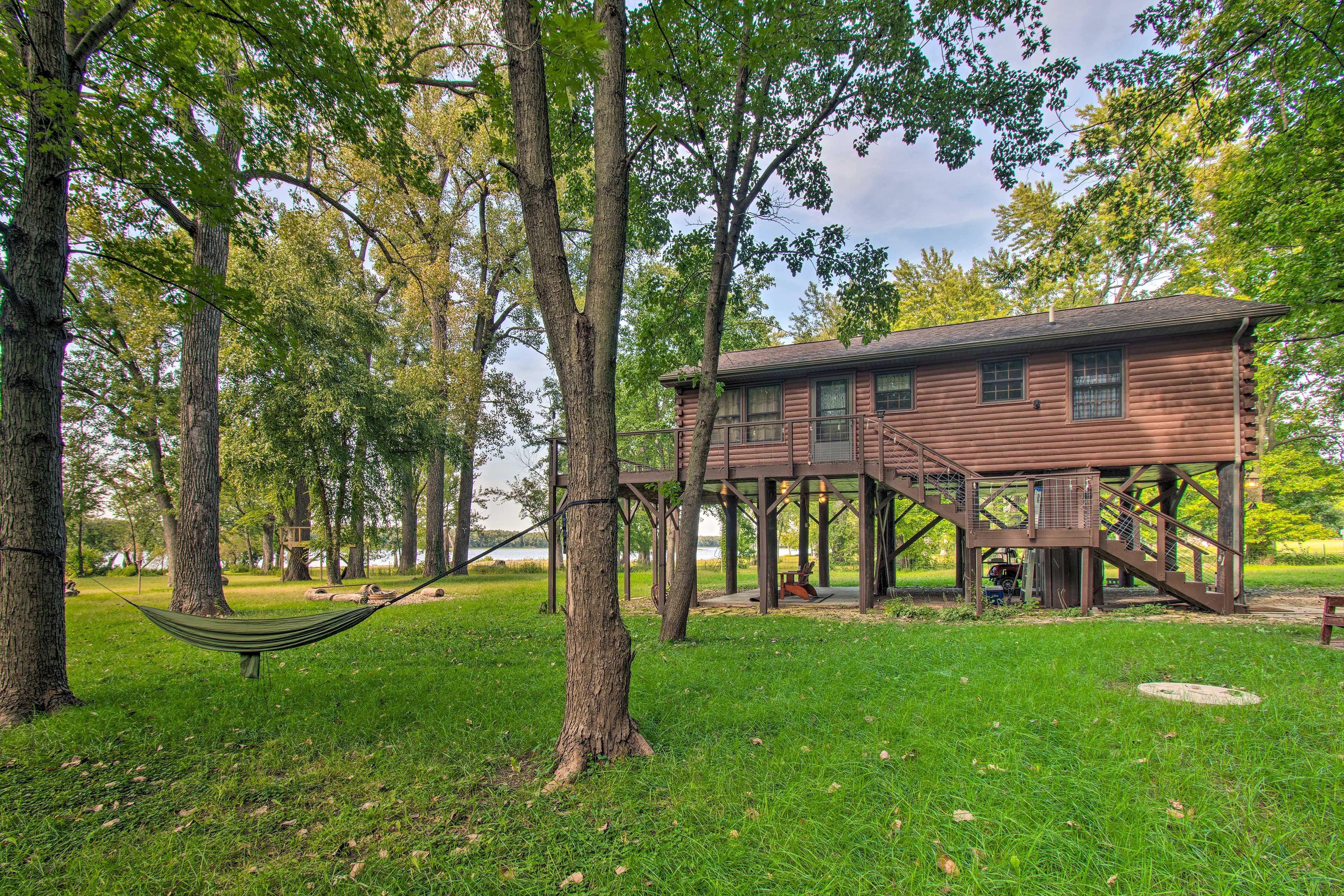 Lacon Vacation Rental | 2BR | 1BA | 1,000 Sq Ft | Stairs Required