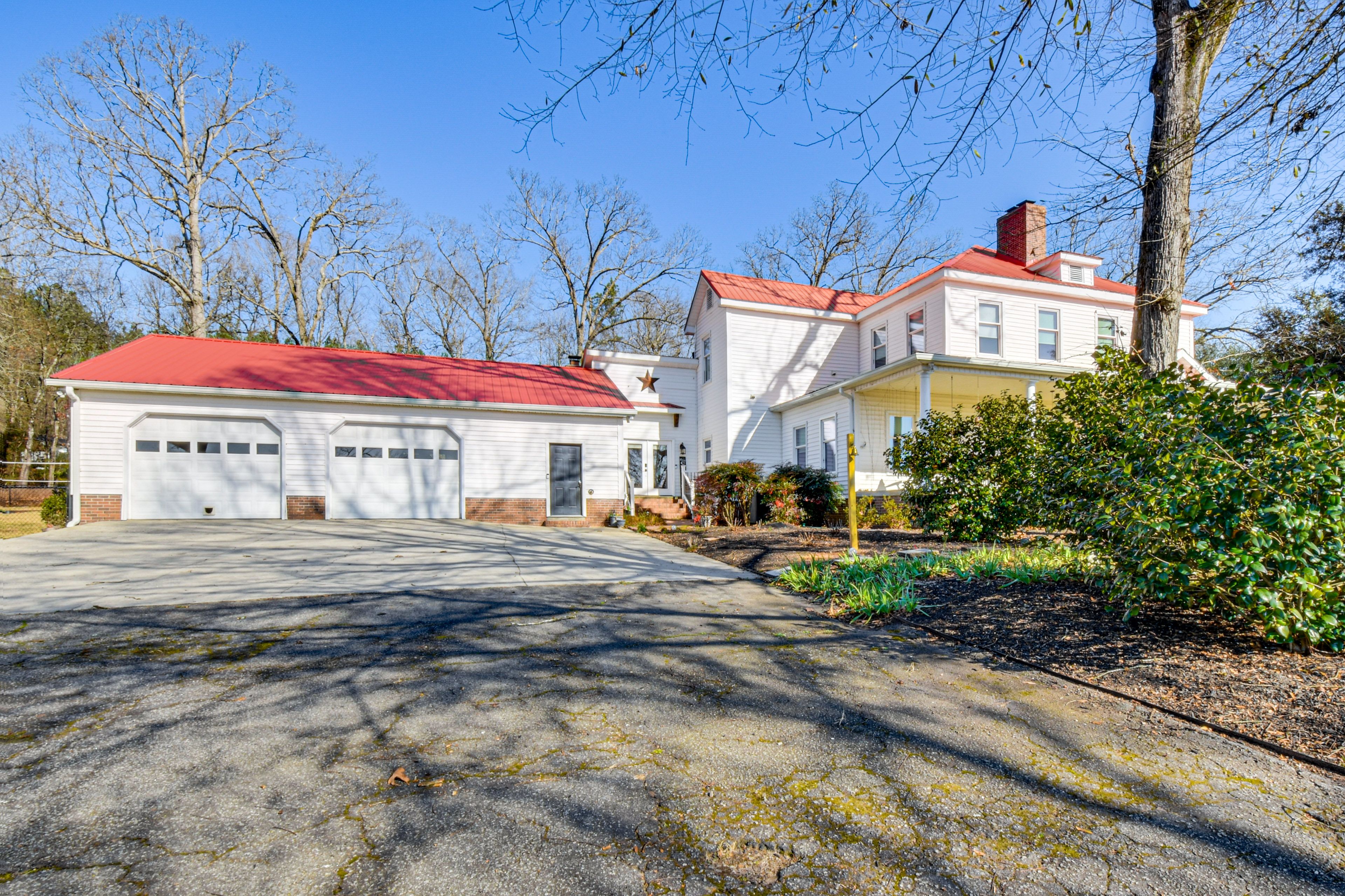 Parking | Driveway (5 Vehicles)