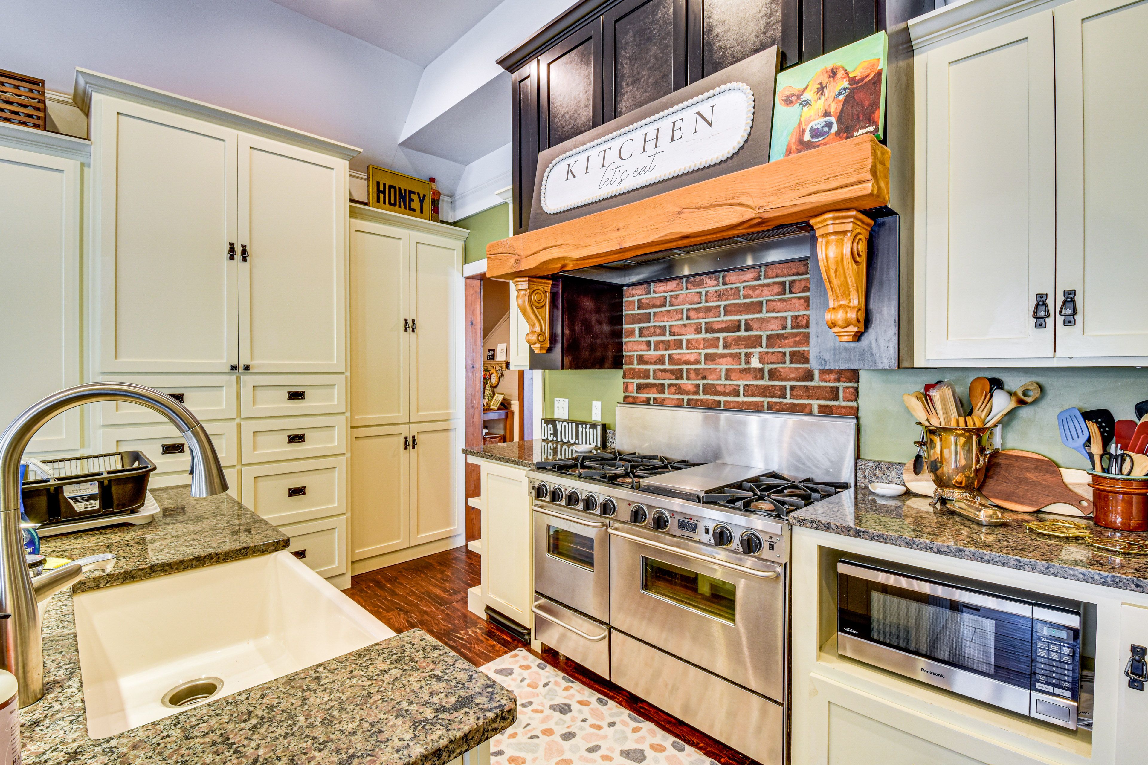 Kitchen | 1st Floor | Cooking Basics | Dishwasher | Refrigerator | Spices