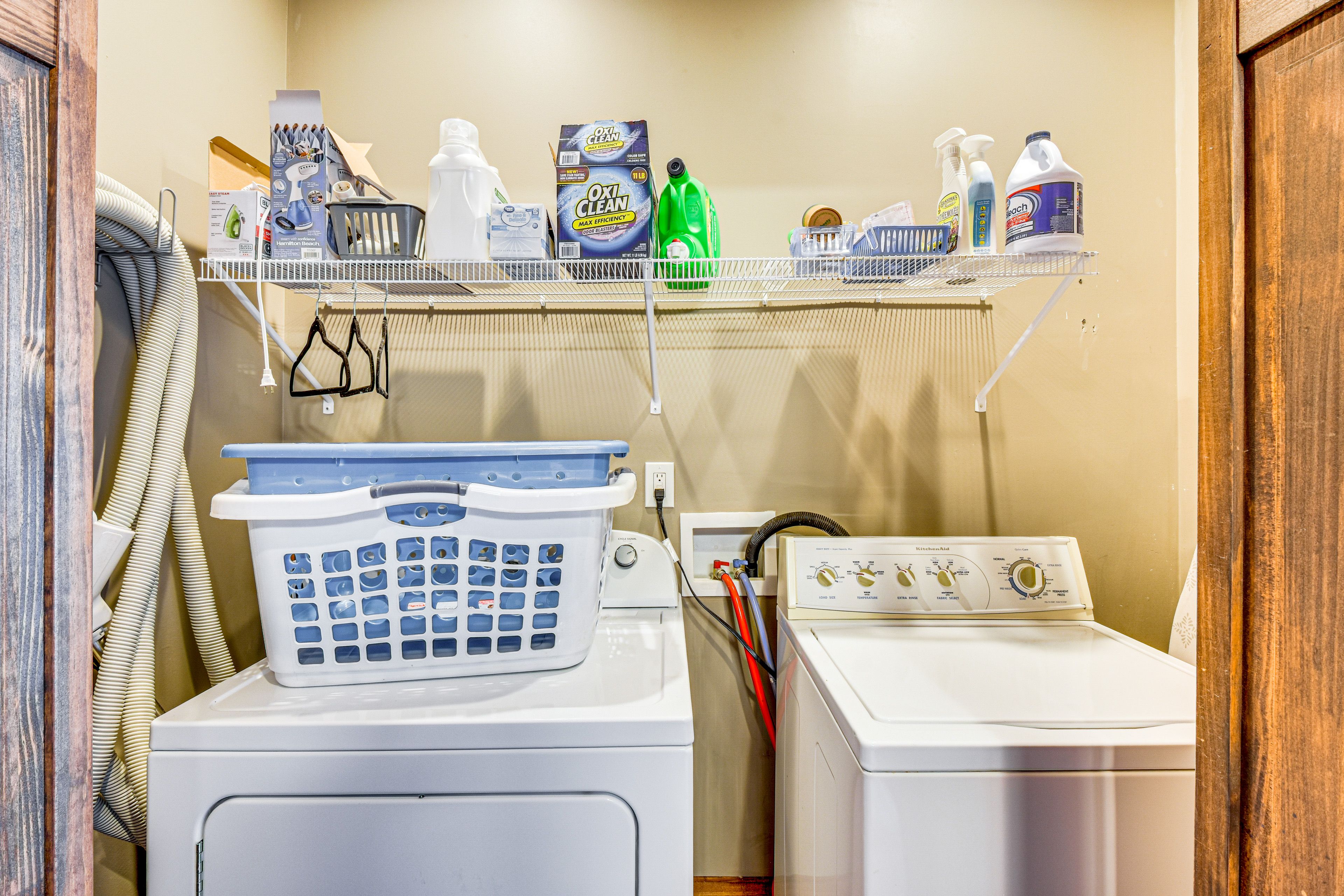 Laundry Closet | Washer/Dryer