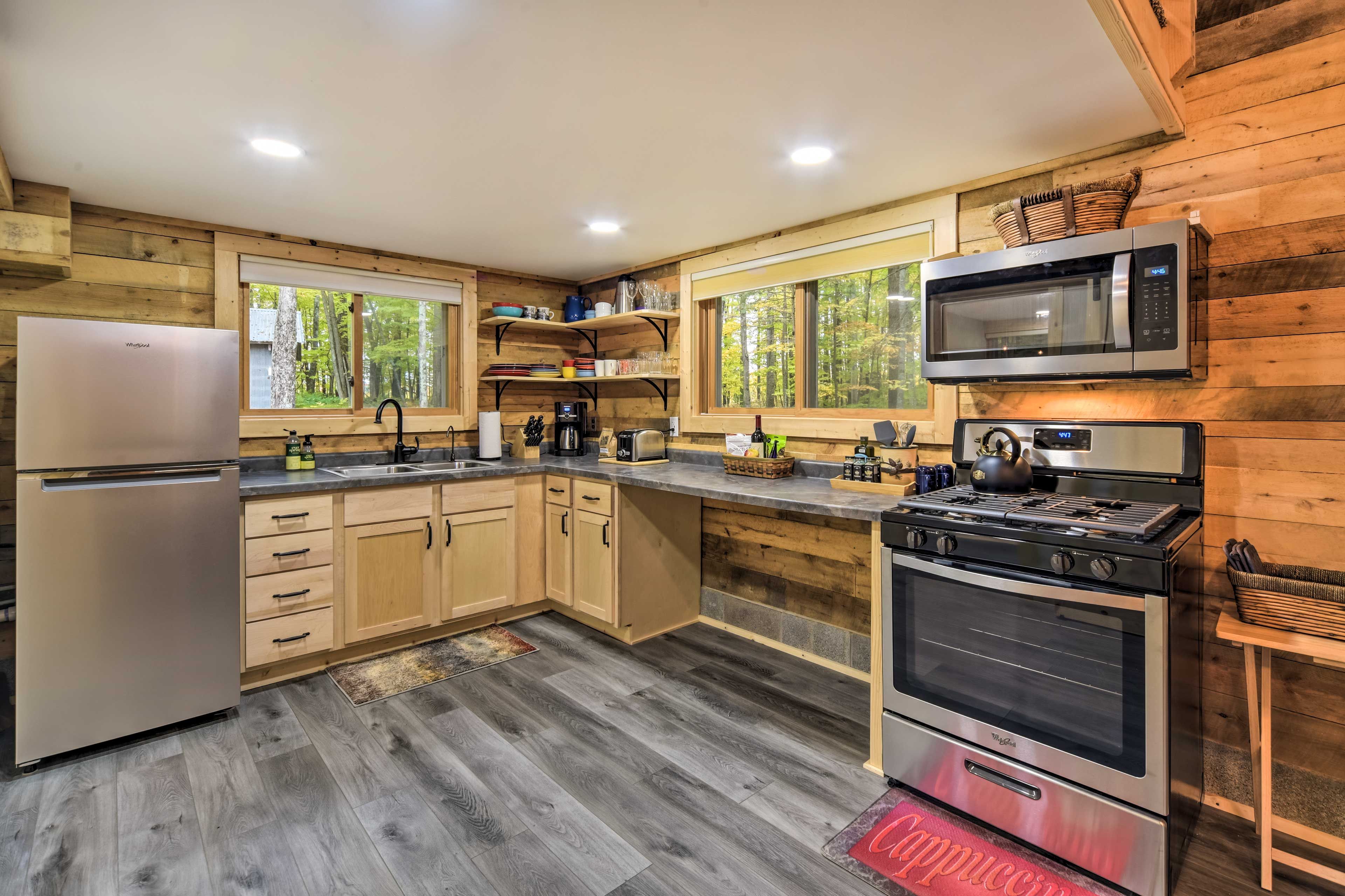 Kitchen | Central A/C | Free WiFi