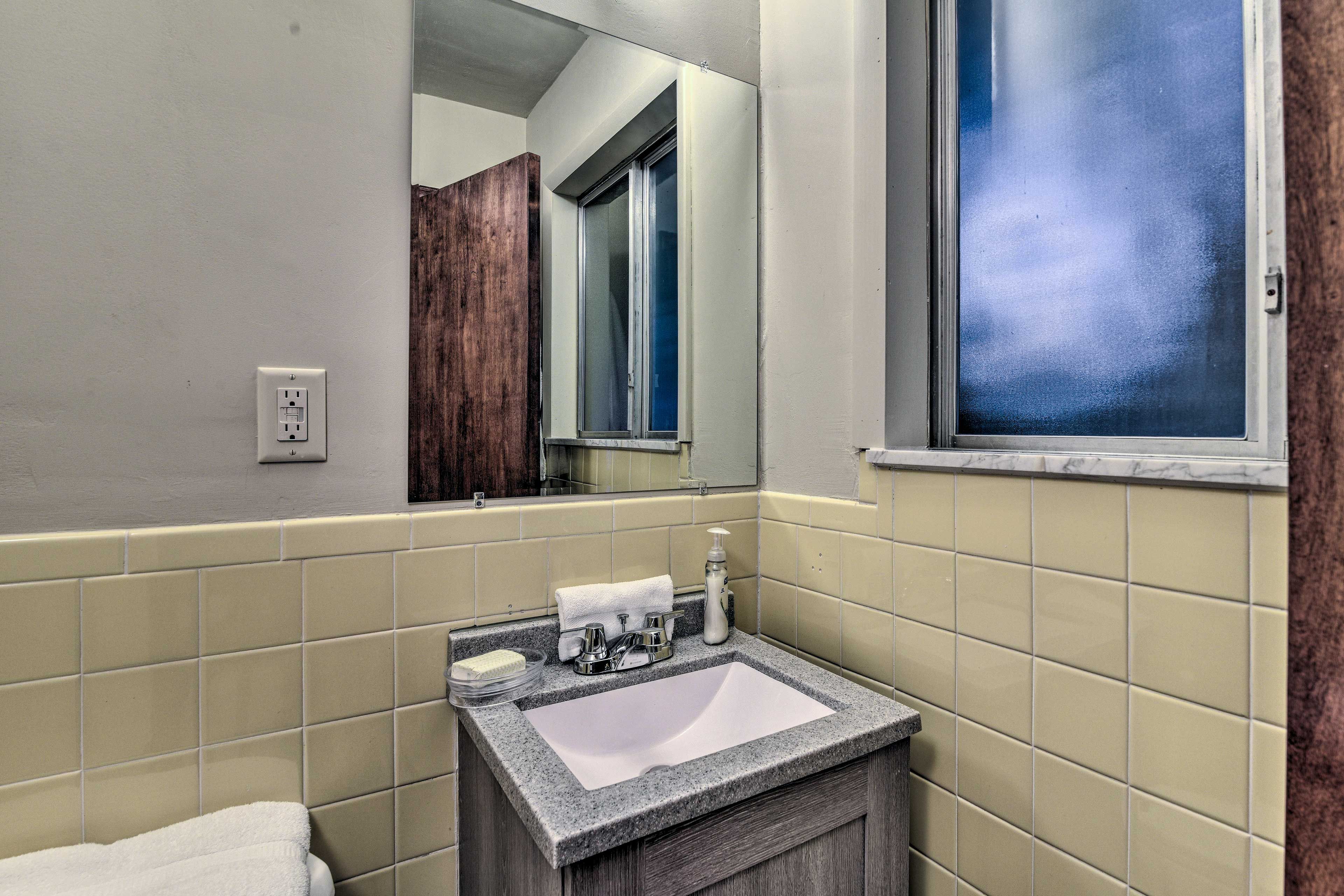 Full Bathroom | Hair Dryer