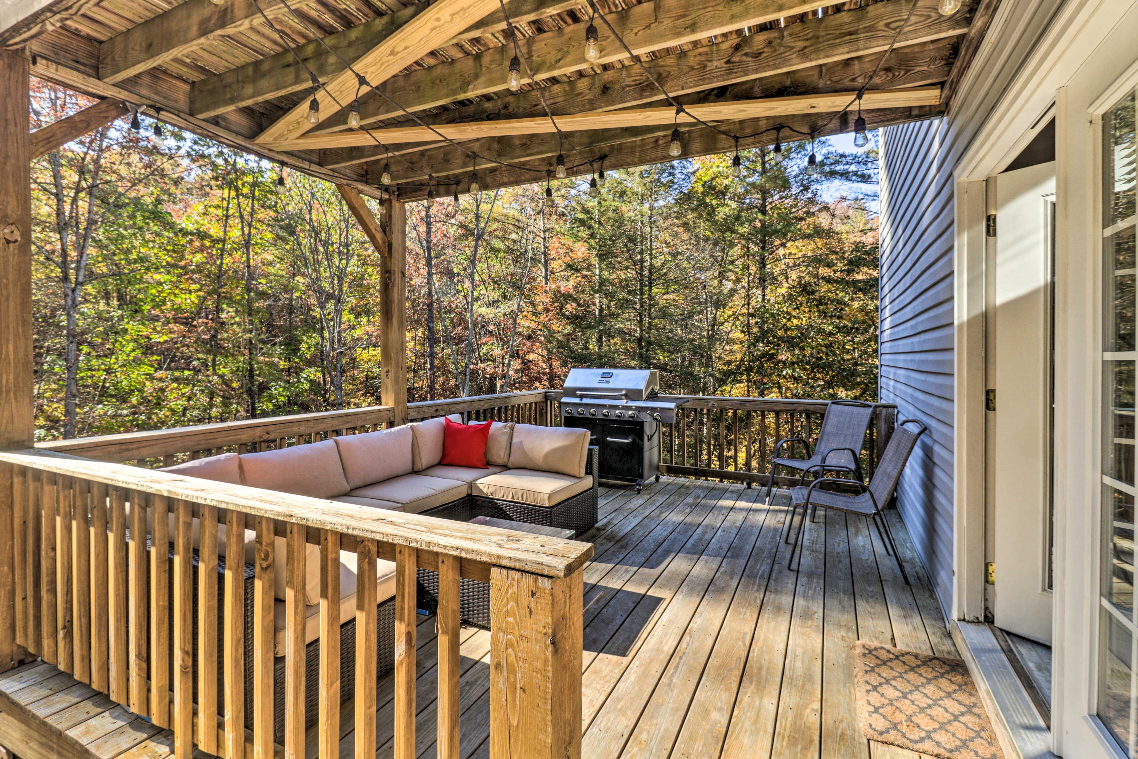 Furnished Deck | Gas Grill
