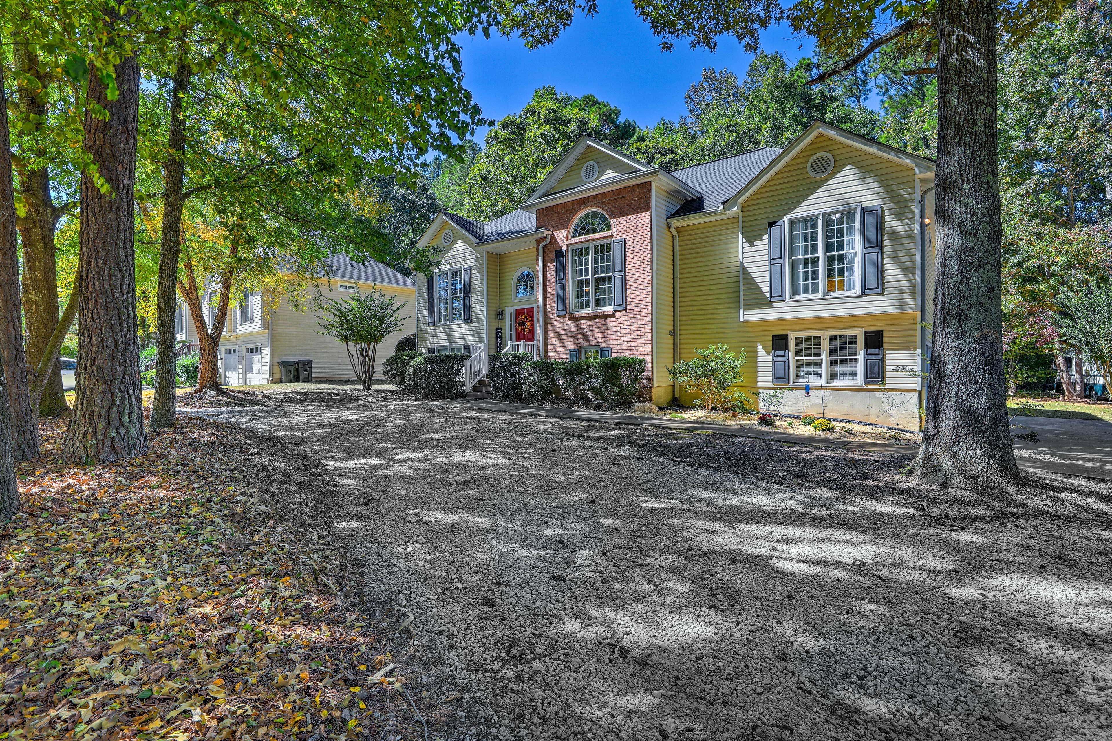 Dallas Vacation Rental | 3BR | 2BA | Steps Required For Access | 2,000 Sq Ft