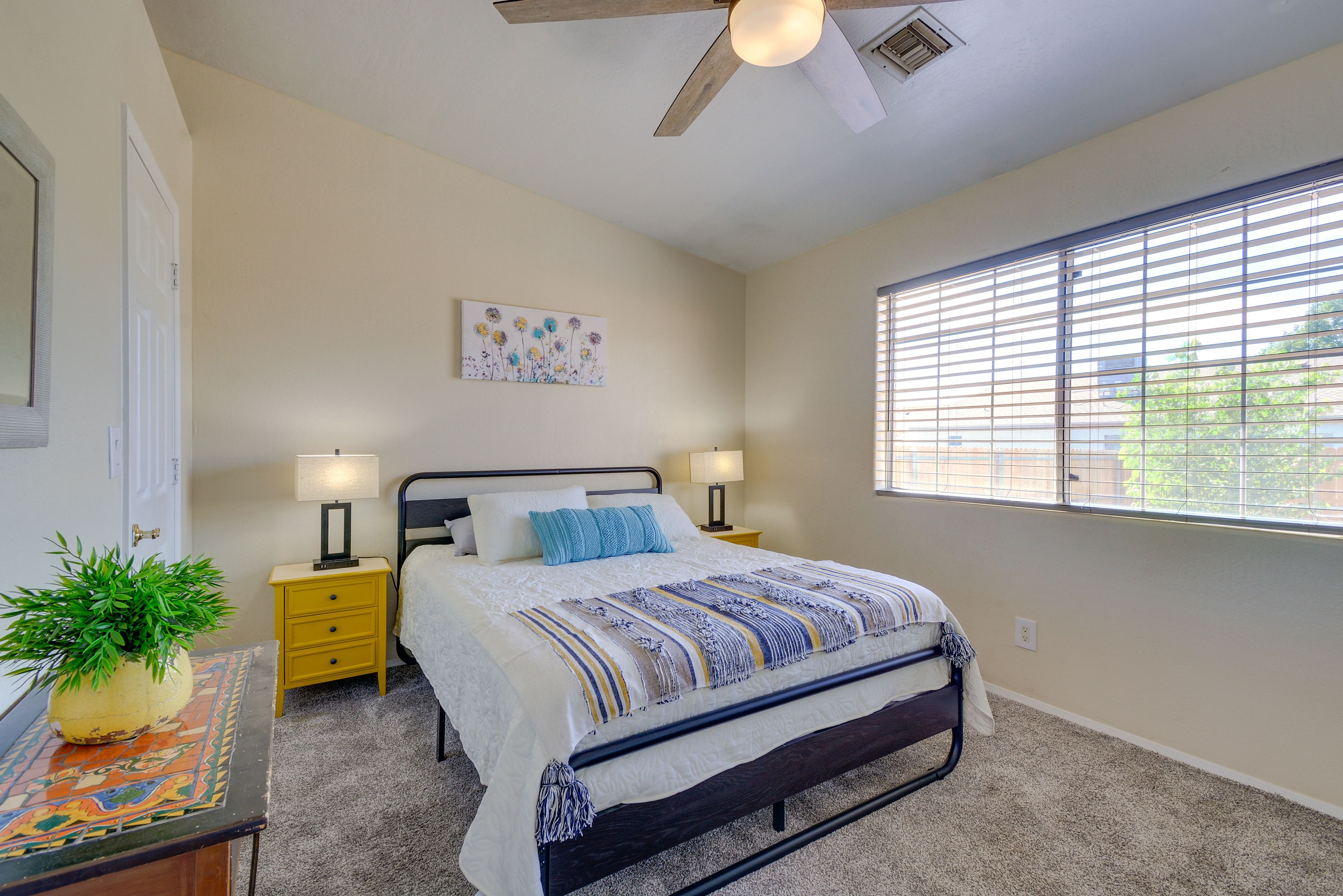 Bedroom 2 | Queen Bed