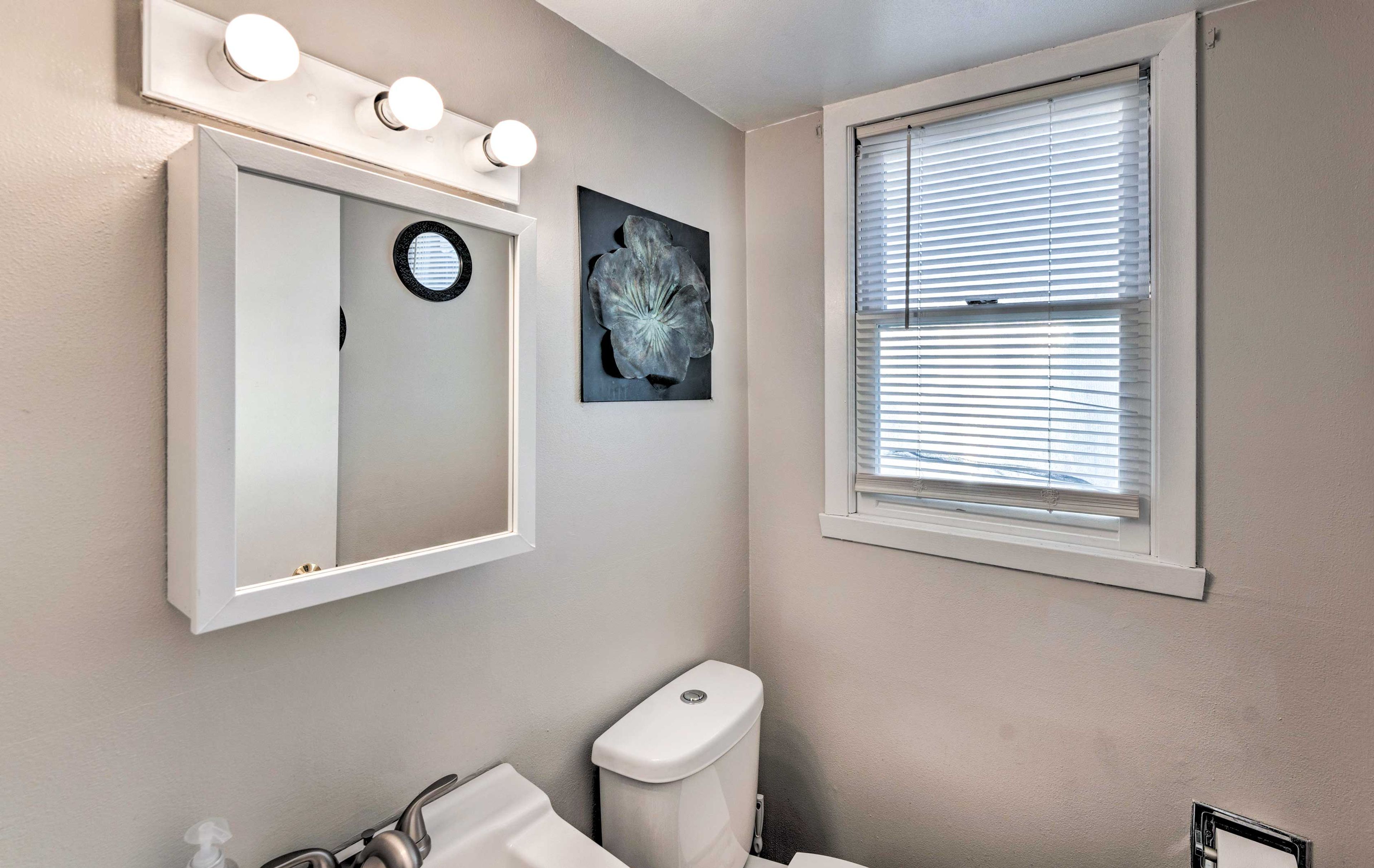 Half Bathroom | 2nd Floor