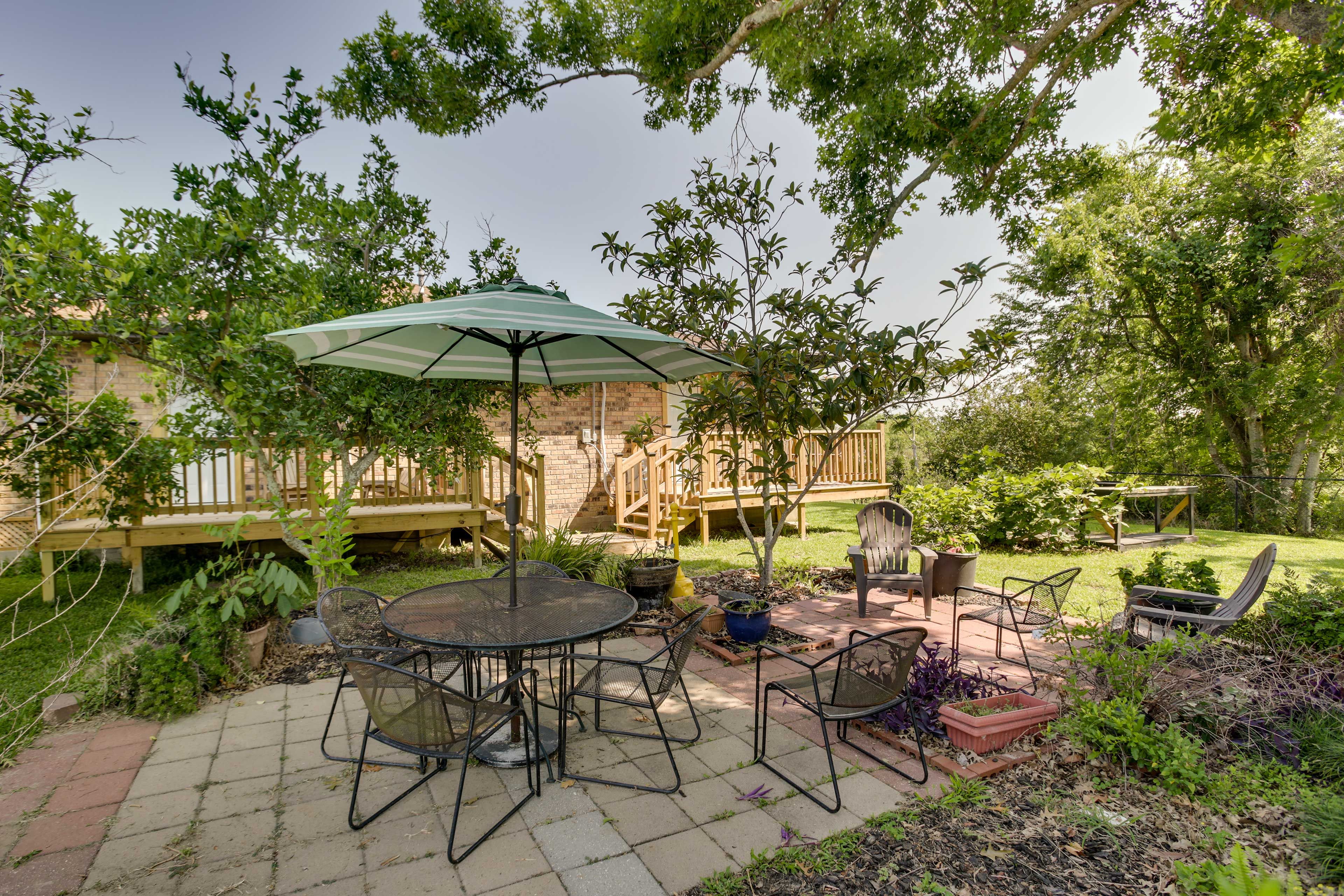 Patio | Outdoor Dining Table