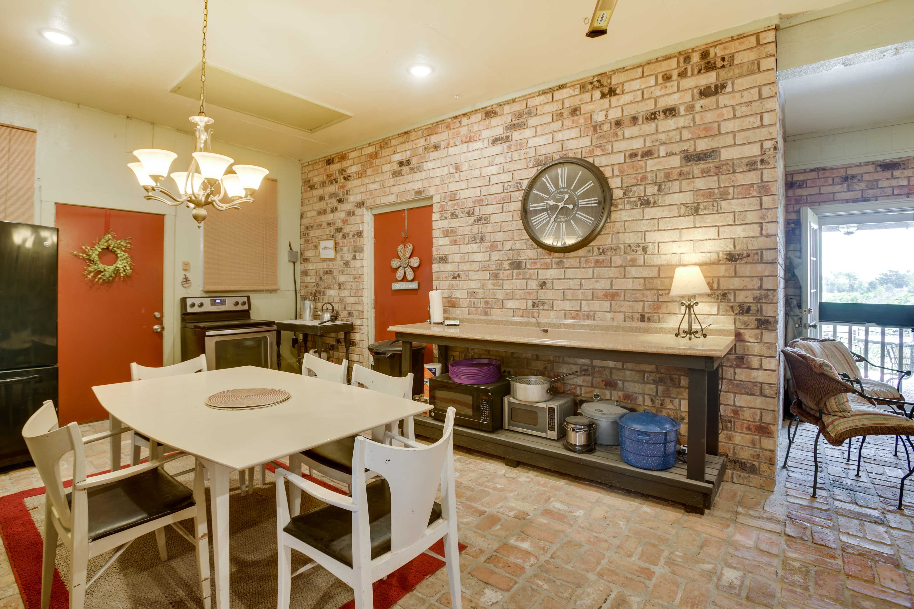 2nd Kitchen | Refrigerator | Stove/Oven | Dining Area