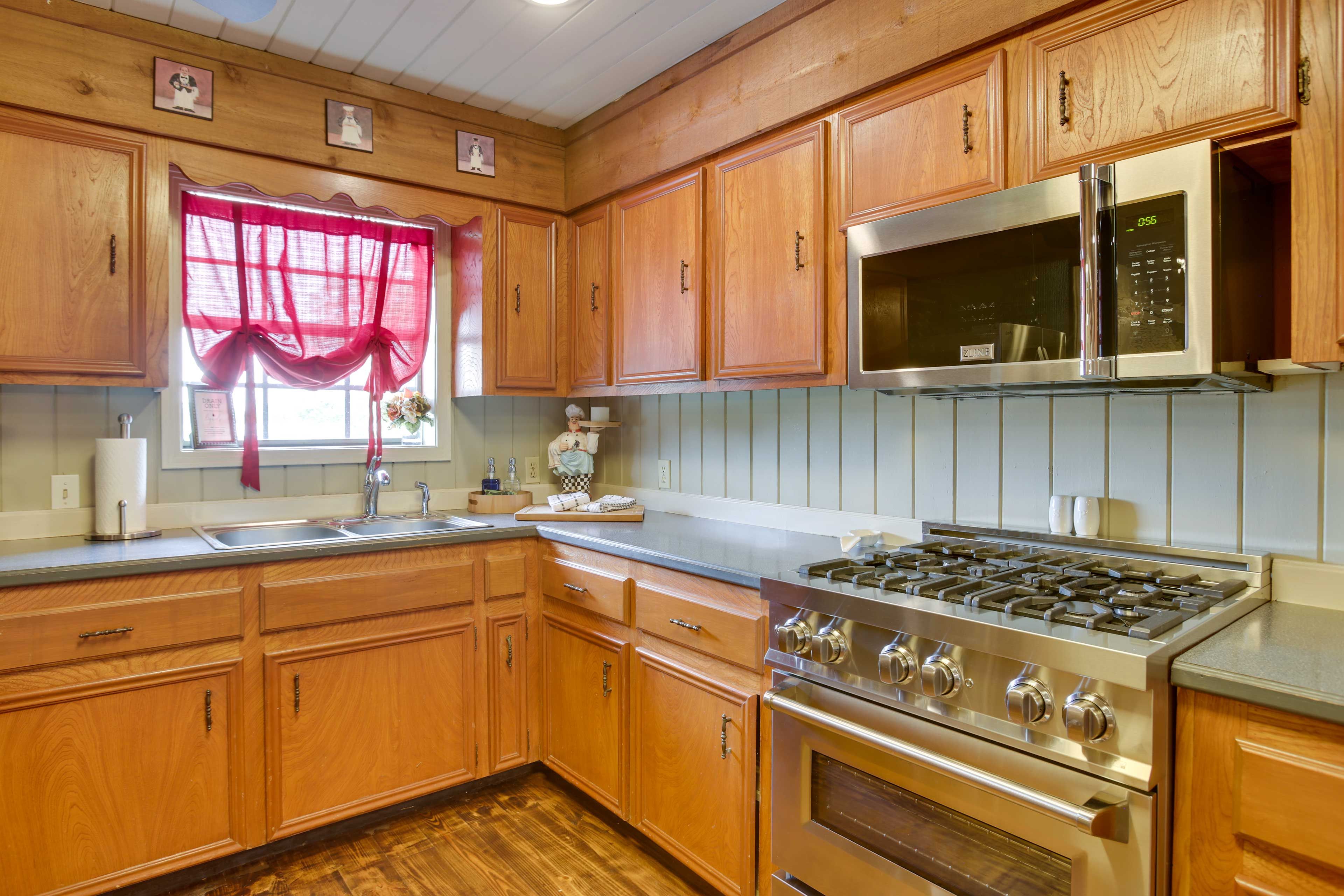 Kitchen | Refrigerator | Stove/Oven | Dishwasher | Coffee Maker | Blender