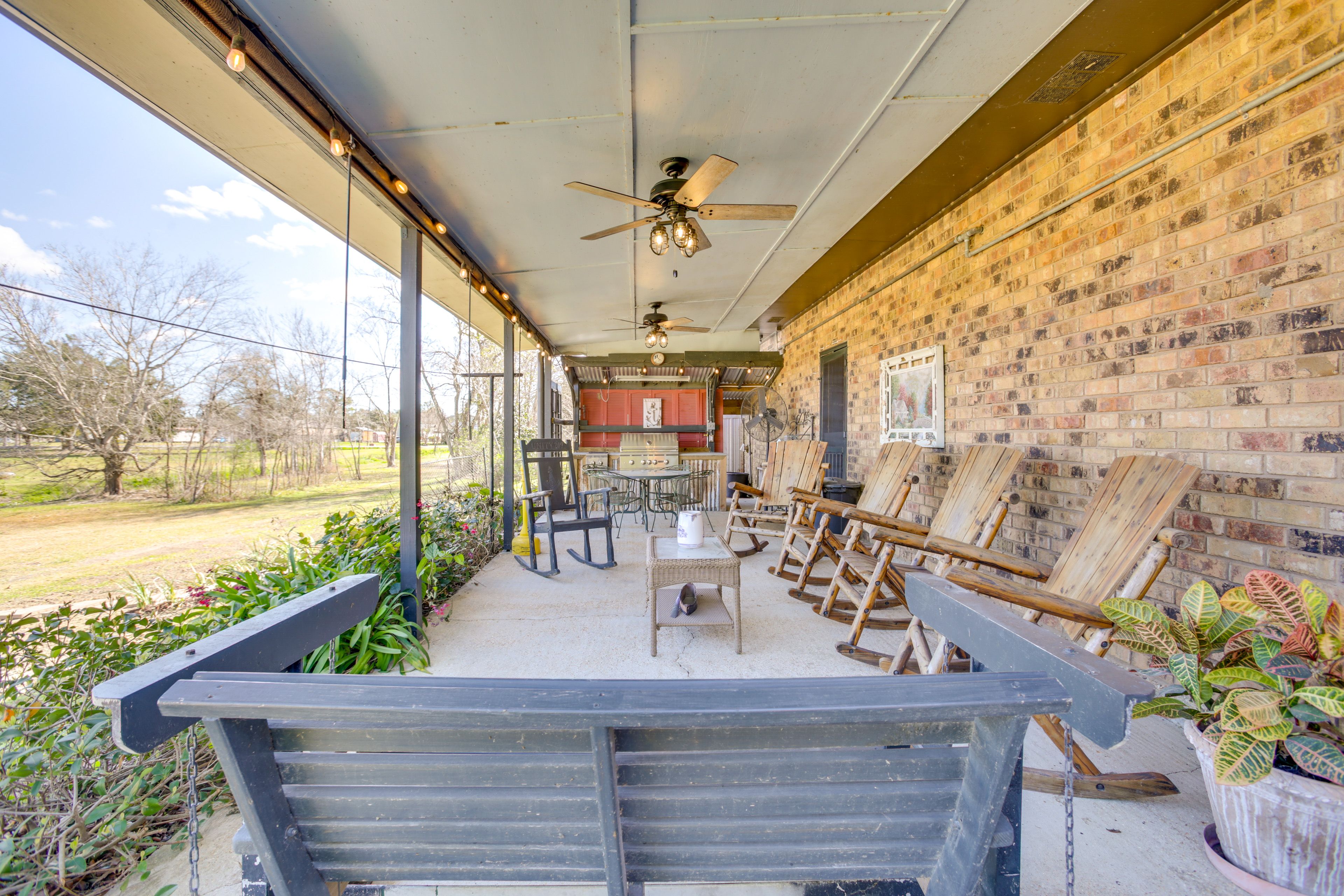 Patio | Outdoor Dining