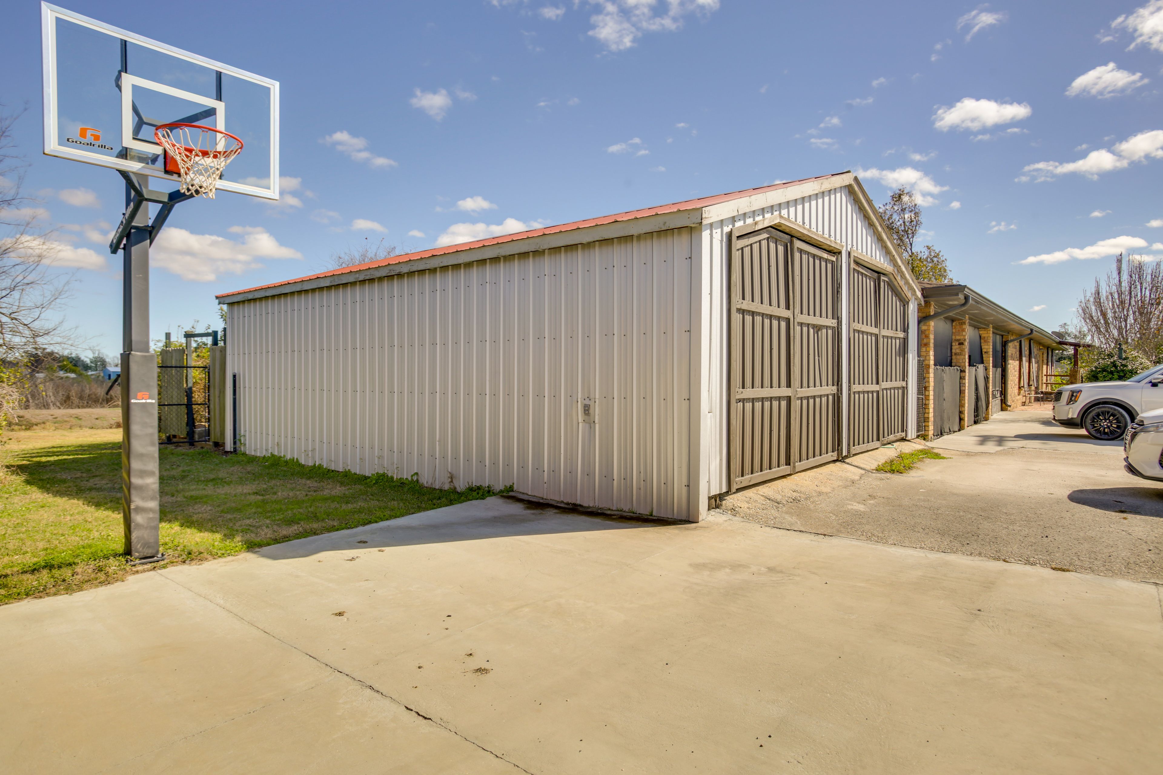 Basketball Hoop | Parking | Driveway (8 Vehicles) | Additional Parking Available