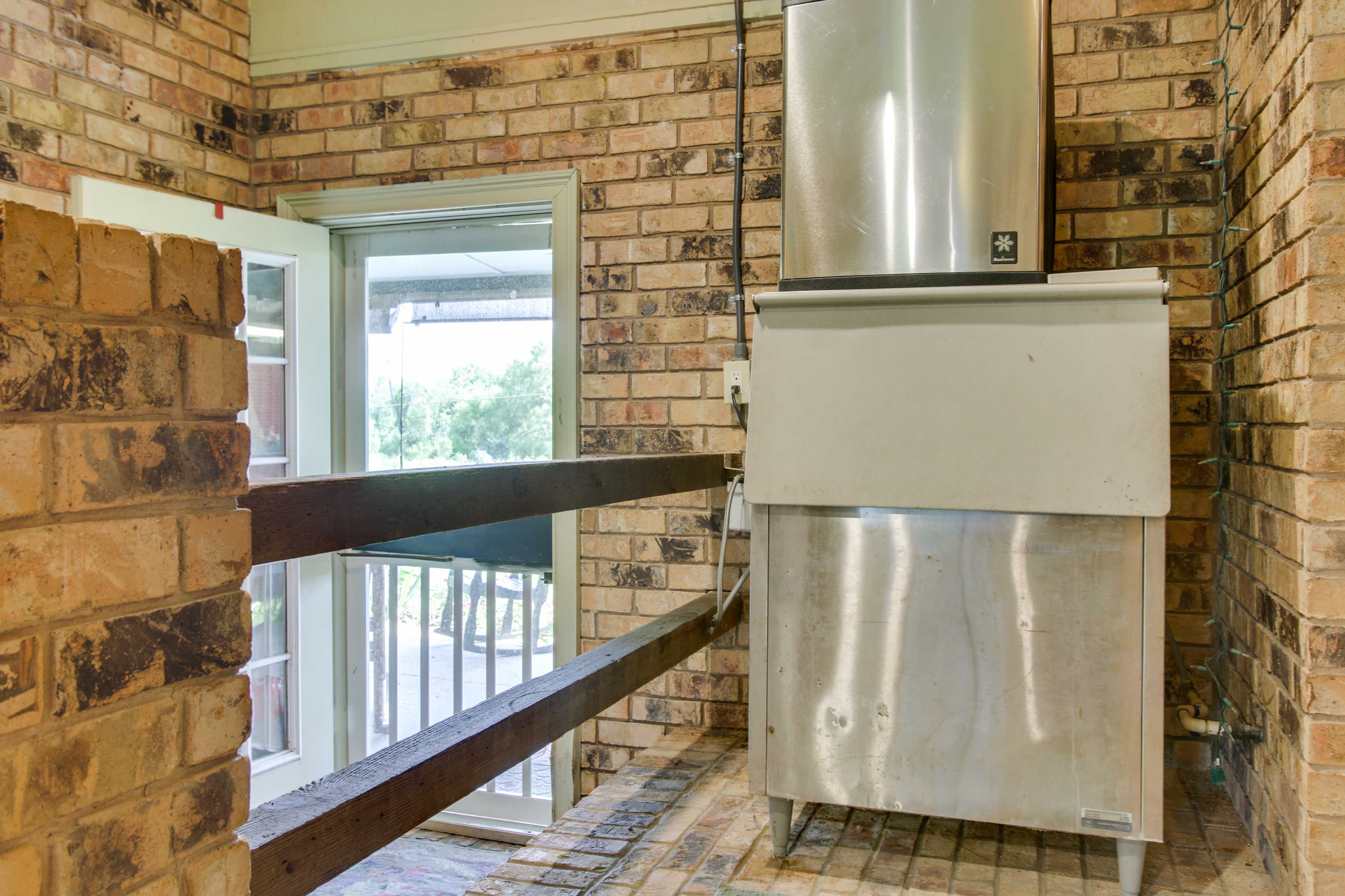 Commercial Ice Maker