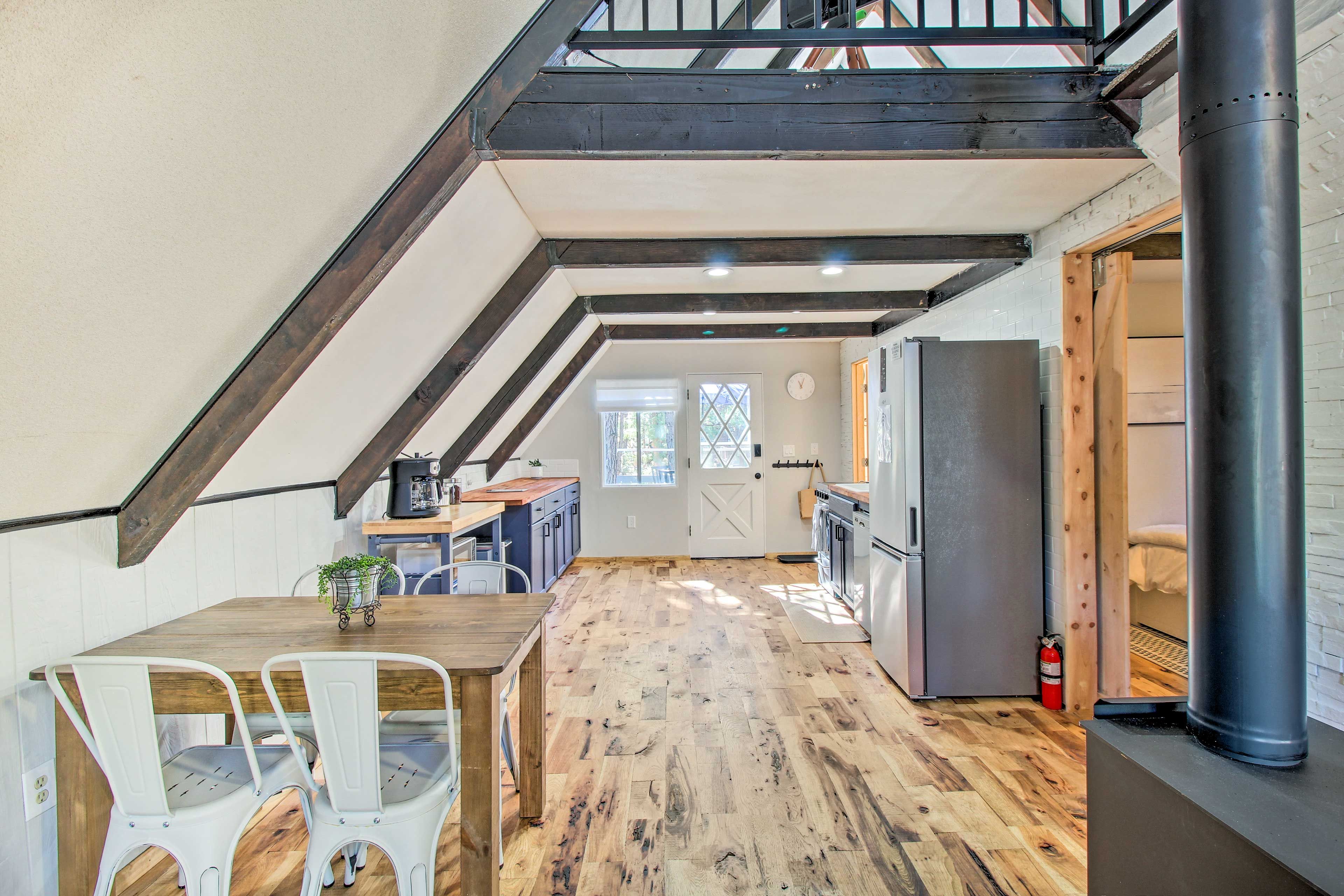 Kitchen & Dining Area | Paper Towels | Trash Bags