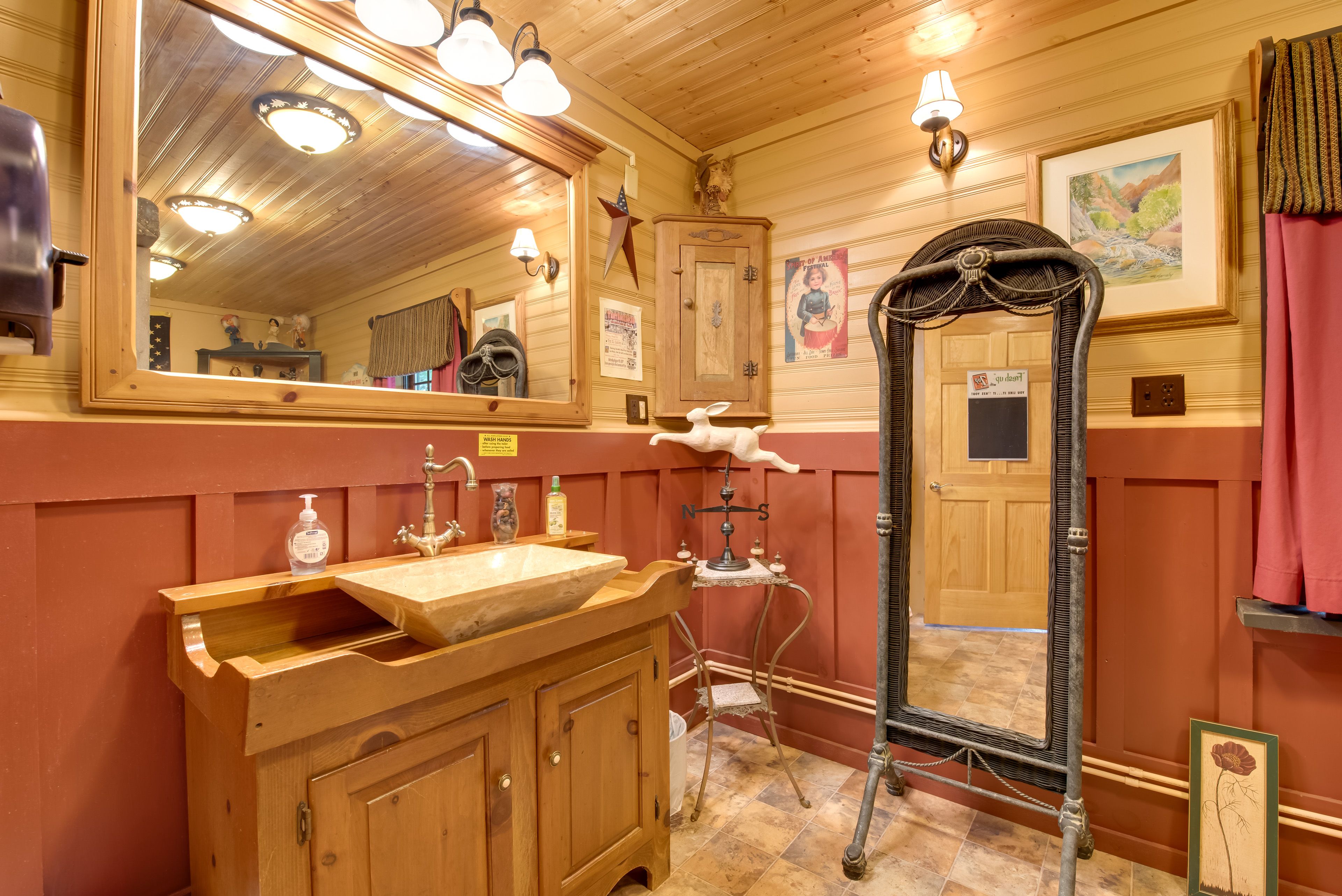 Half Bathroom | 1st Floor