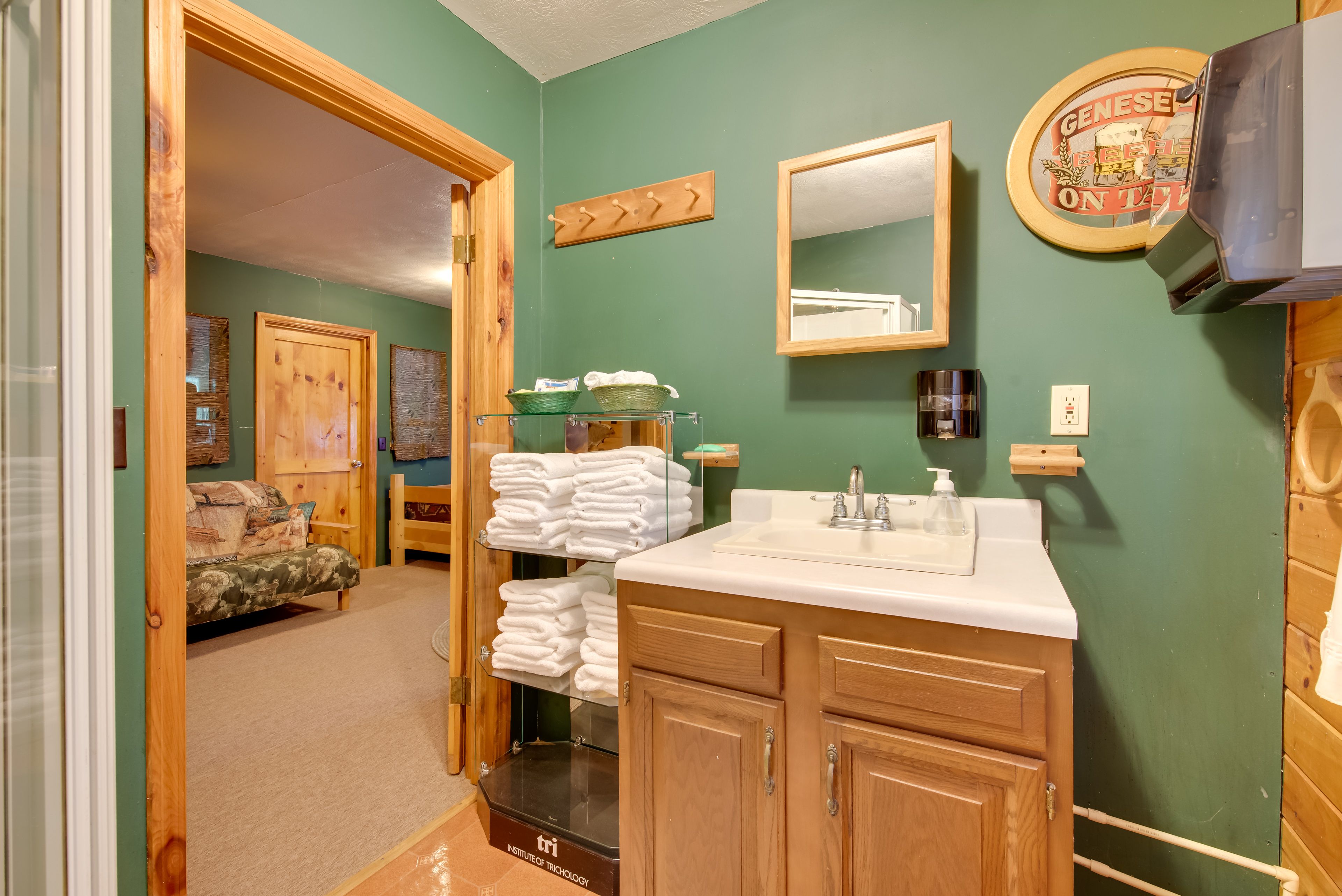 En-Suite Bathroom (Seasonal) | 1st Floor | Complimentary Toiletries