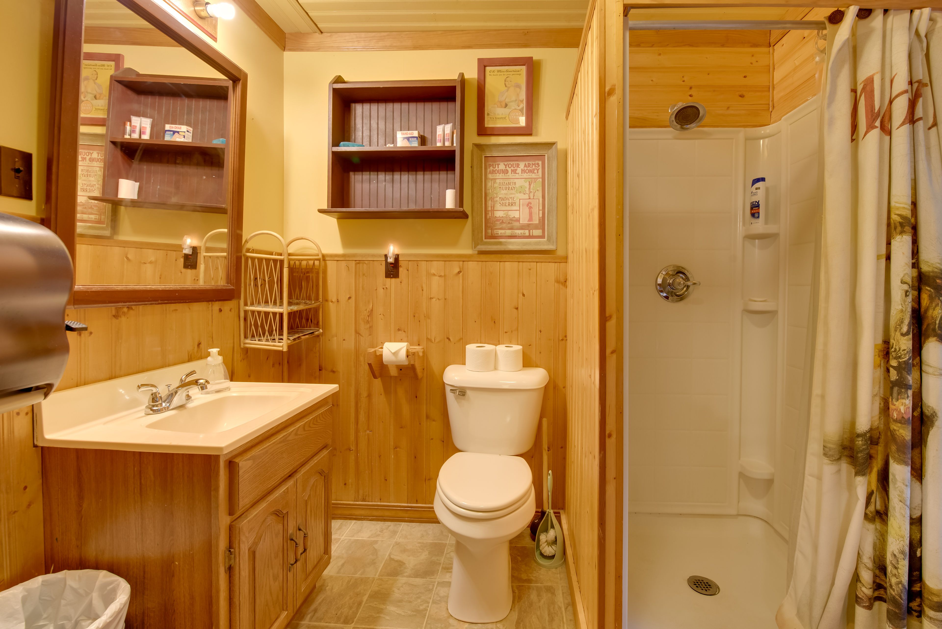 Full Bathroom | 2nd Floor
