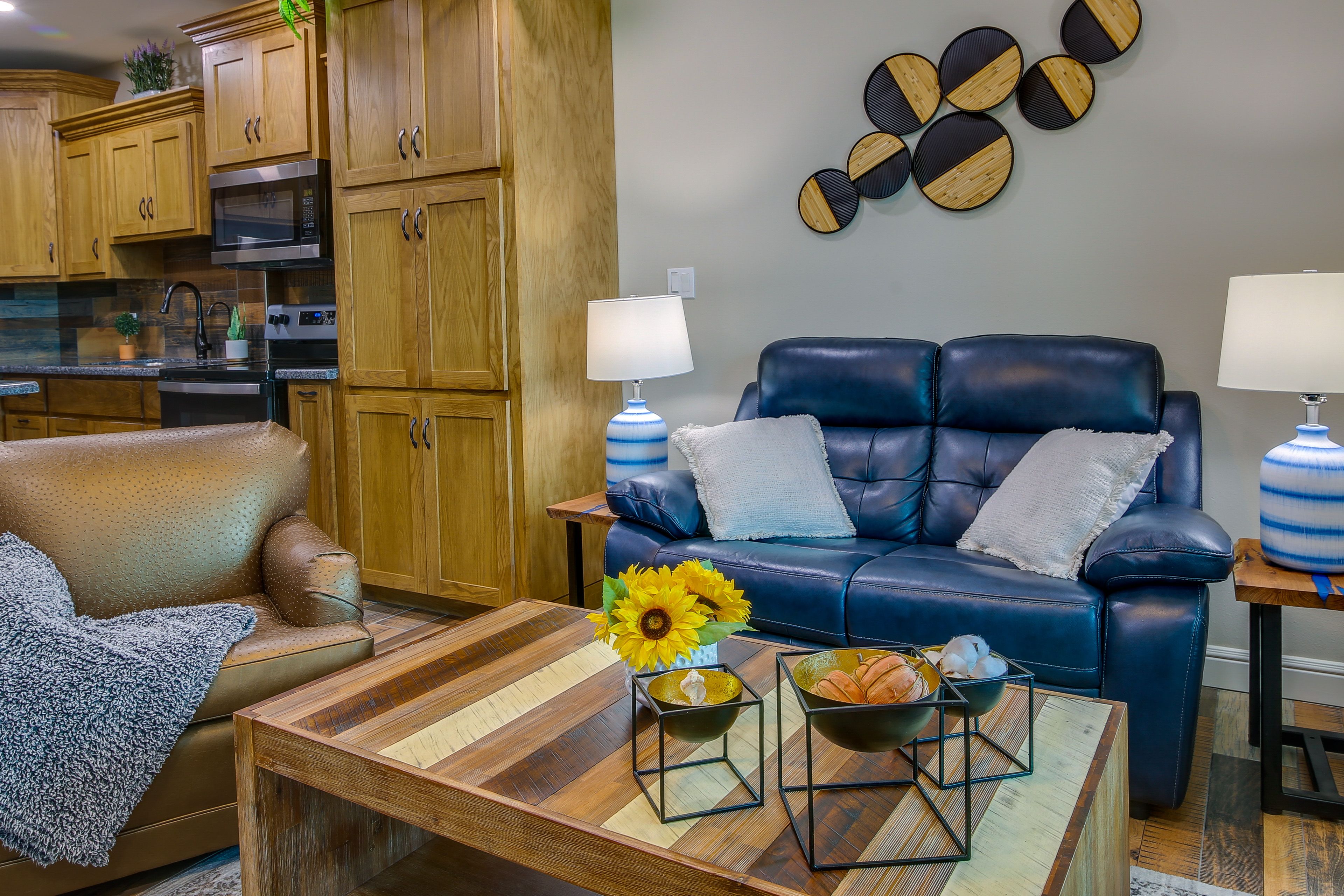 Living Room | Free WiFi | Smart TV | Central A/C