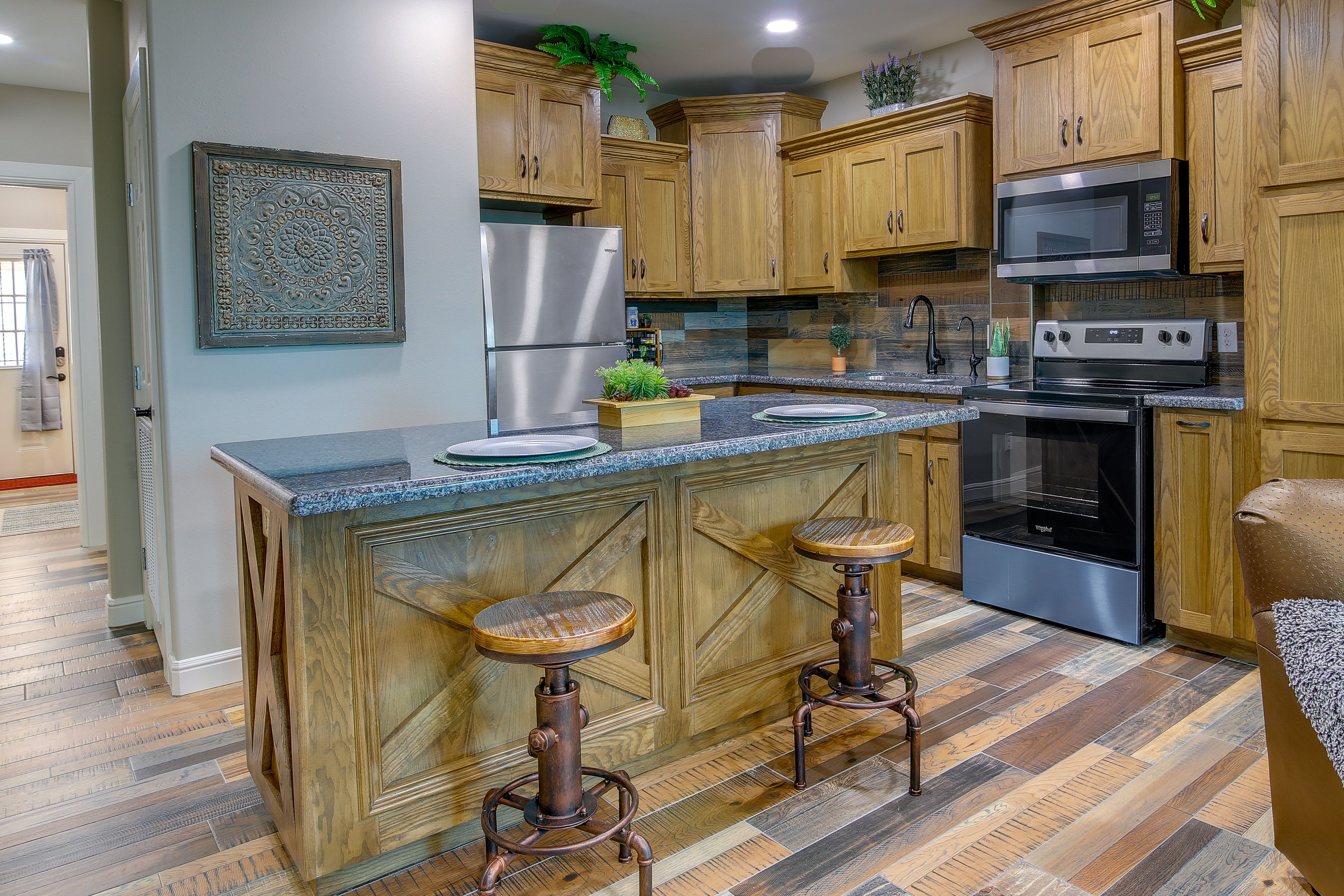 Kitchen | Coffee Maker | Microwave