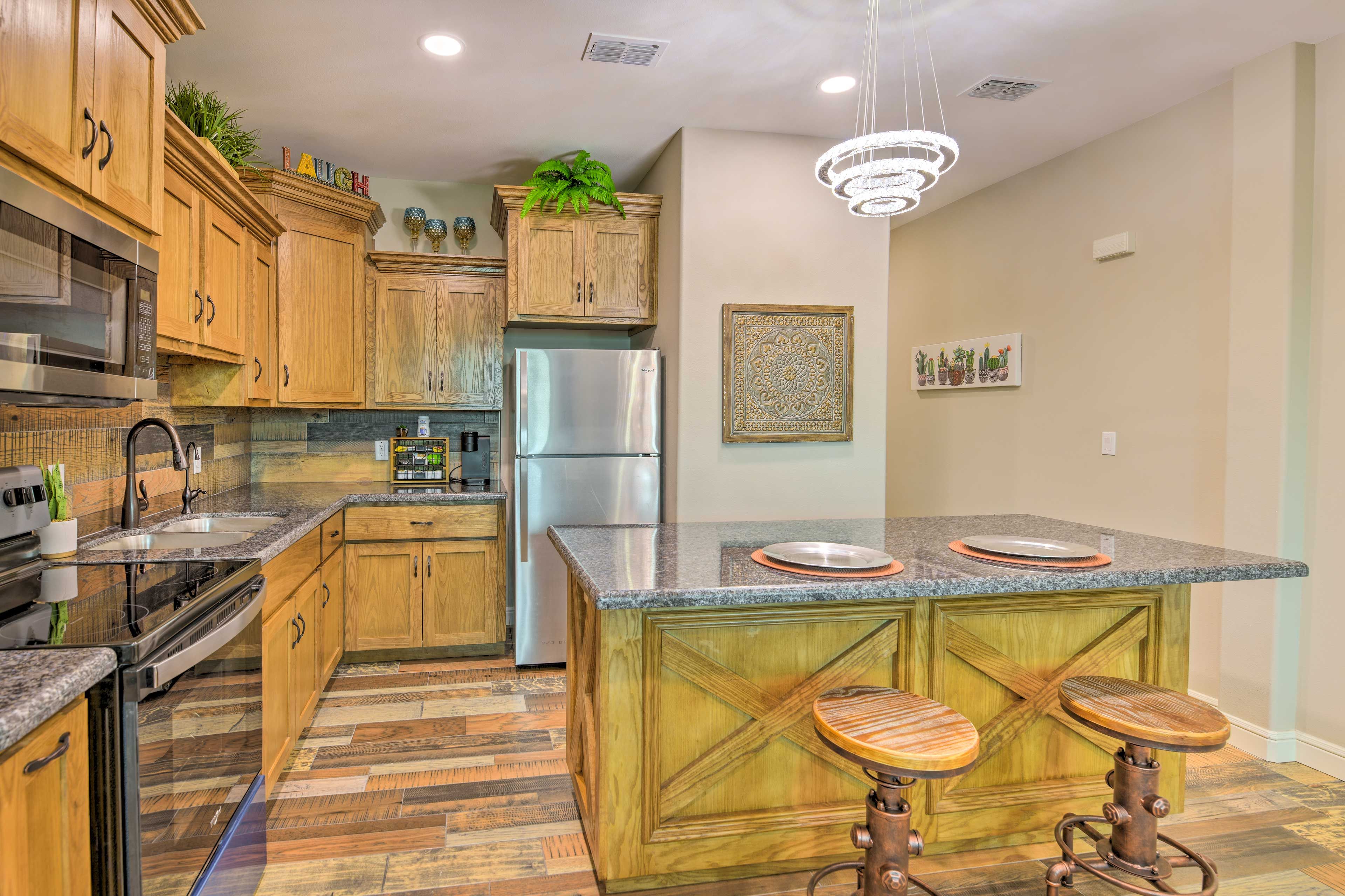 Kitchen | Keurig Coffee Maker | Blender | Toaster