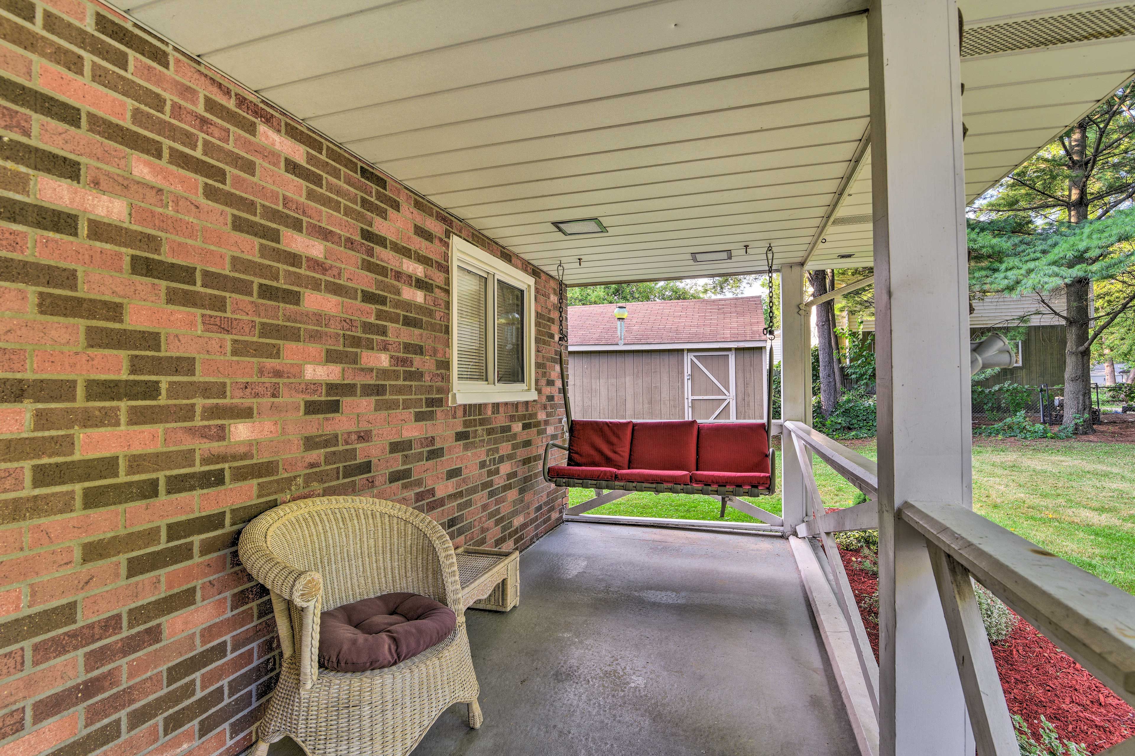 Front Porch | Swing | Seating