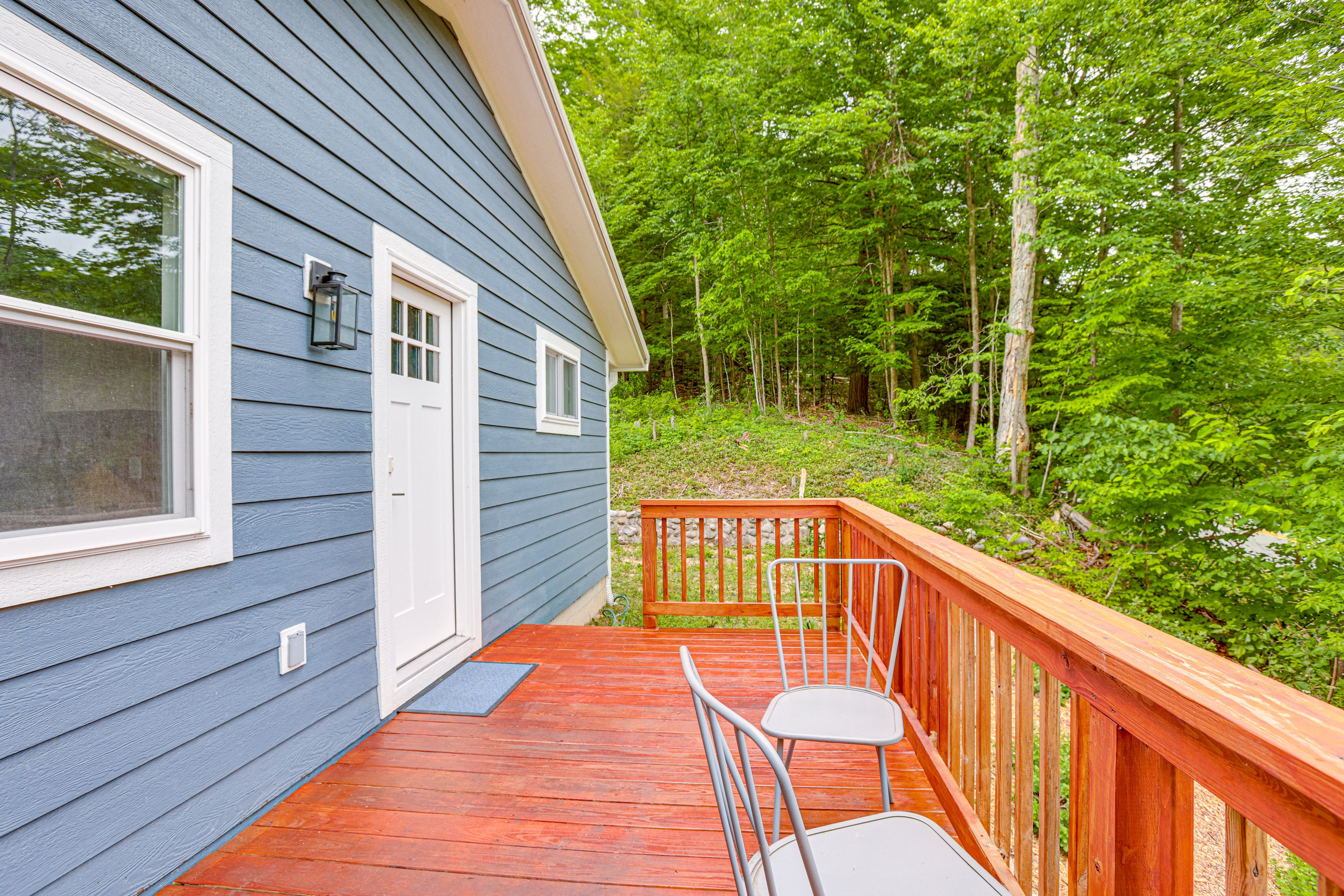Front Entry | Deck