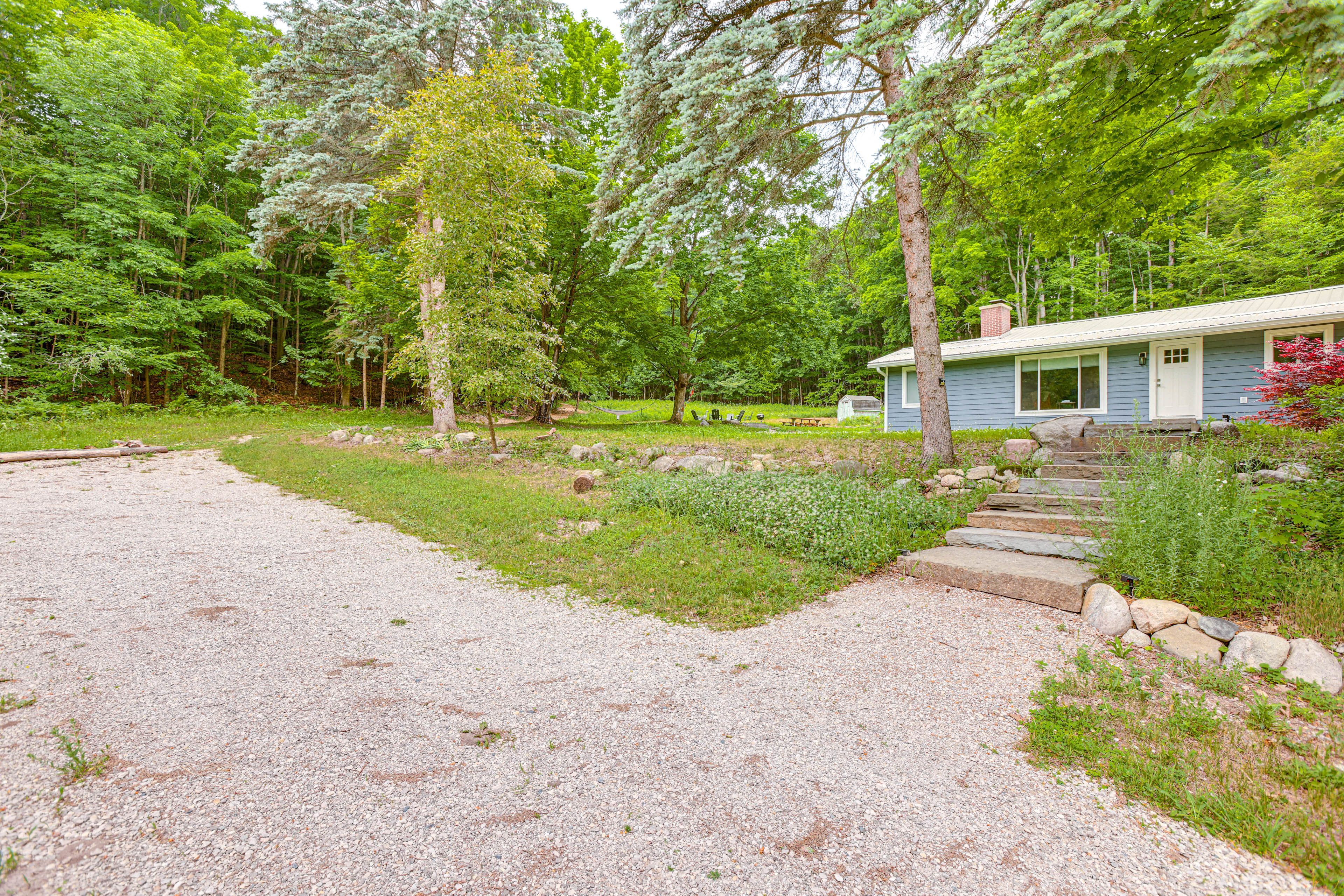 Parking | Driveway (4 Vehicles)