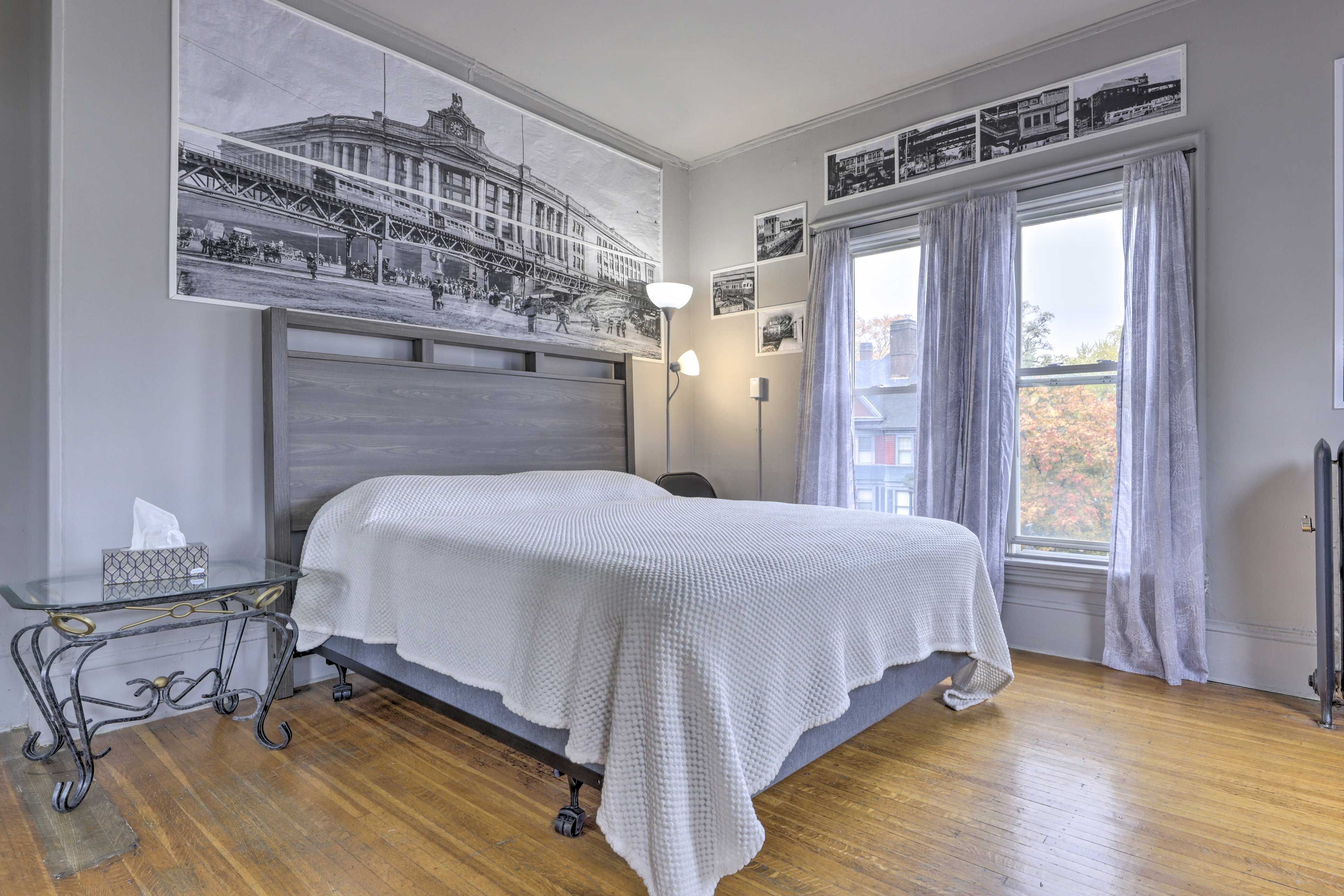 Bedroom | Queen Bed | Smart TV w/ Cable | Linens Provided
