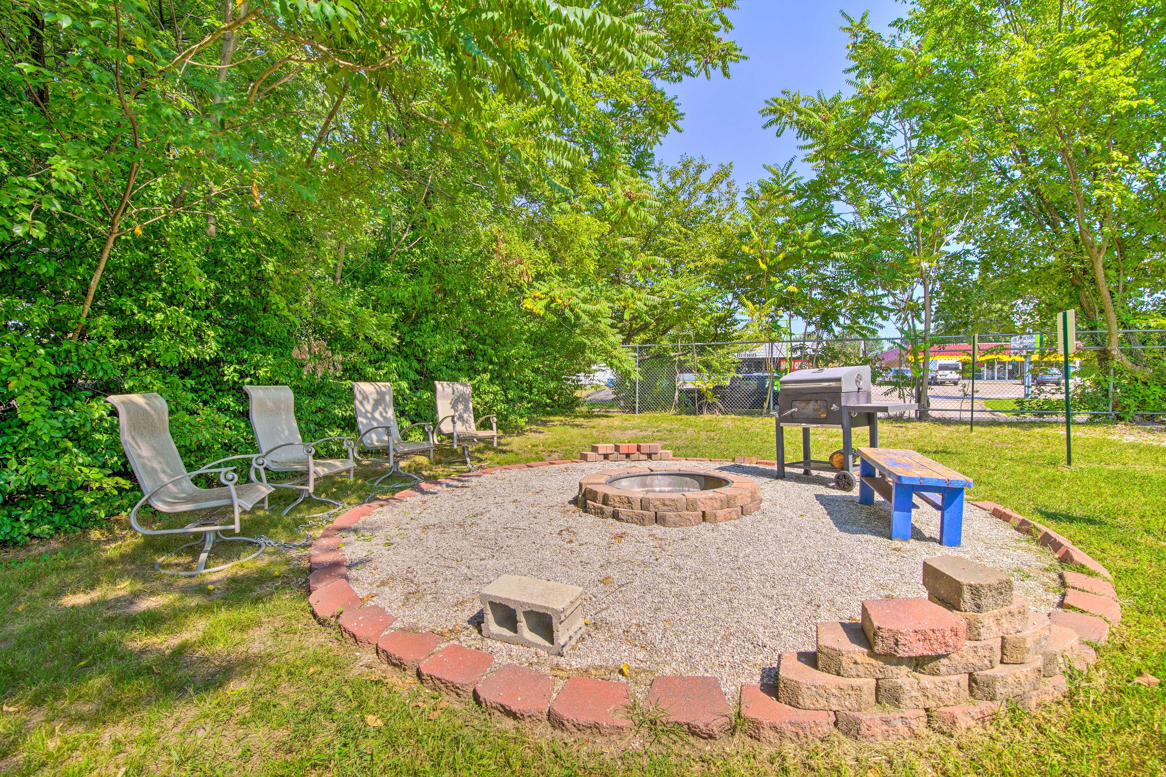 Backyard | Charcoal Grill | Fire Pit