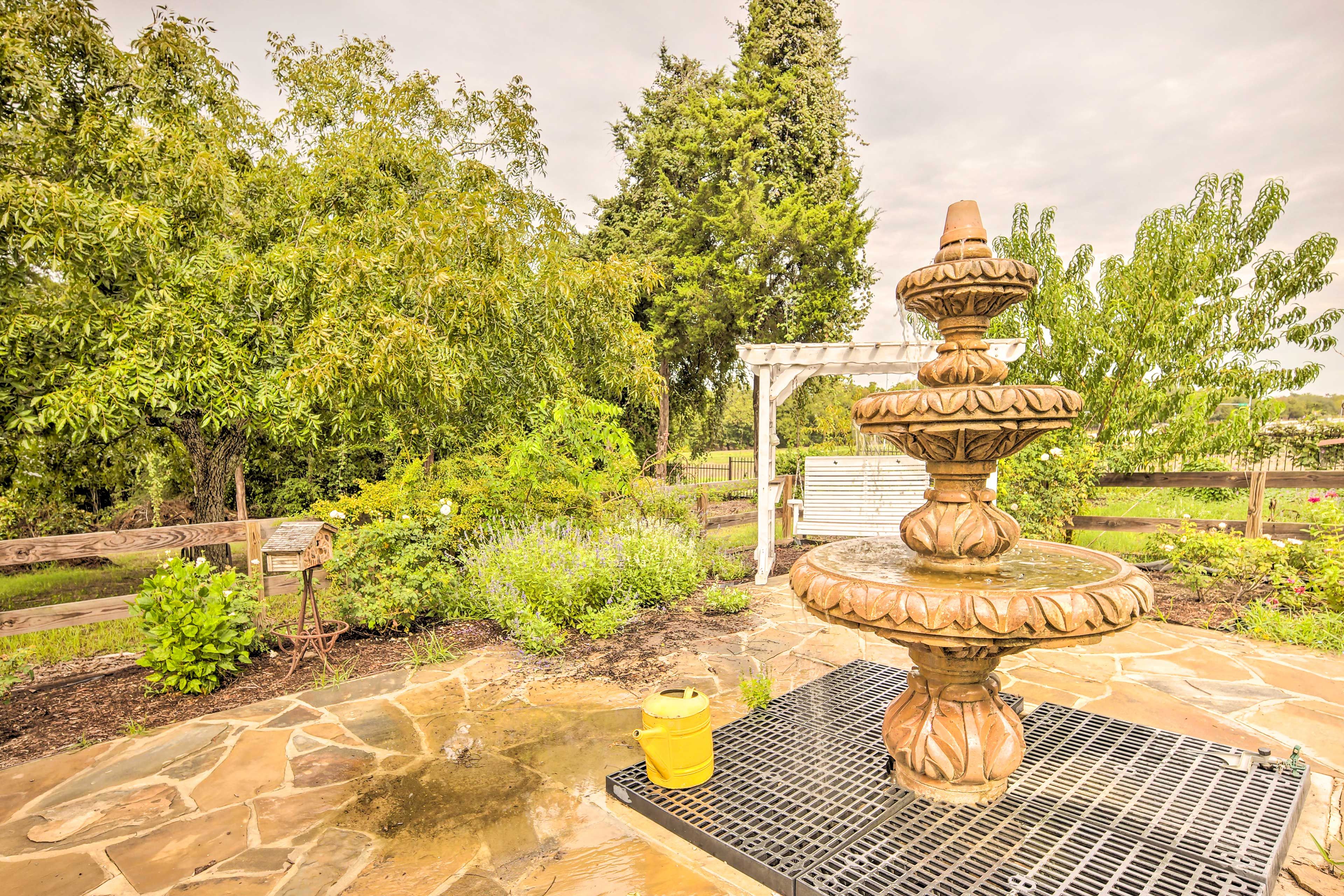 Garden | Fountain | Seating Areas