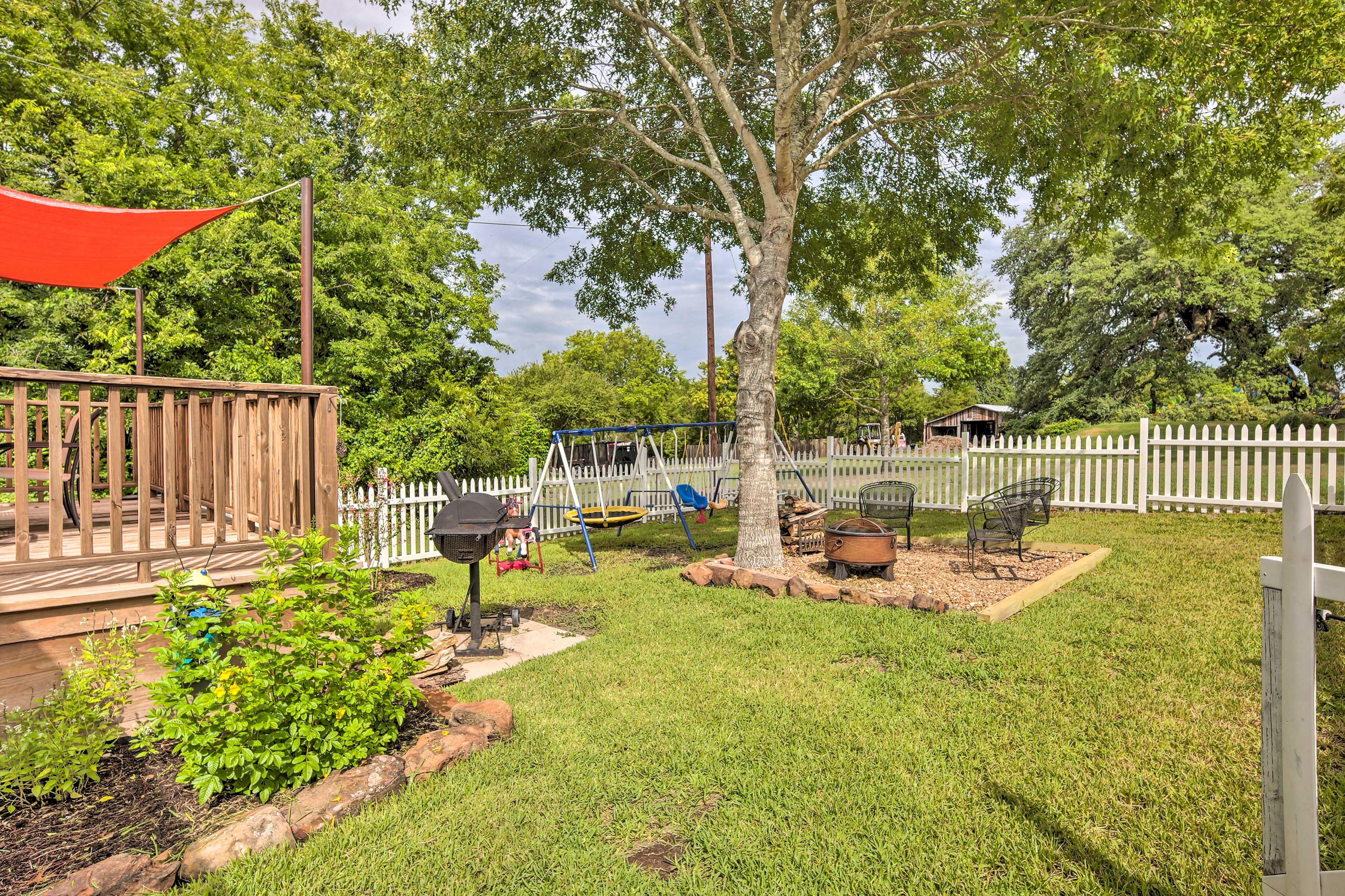 Backyard | Charcoal Grill | Playground | Fire Pit
