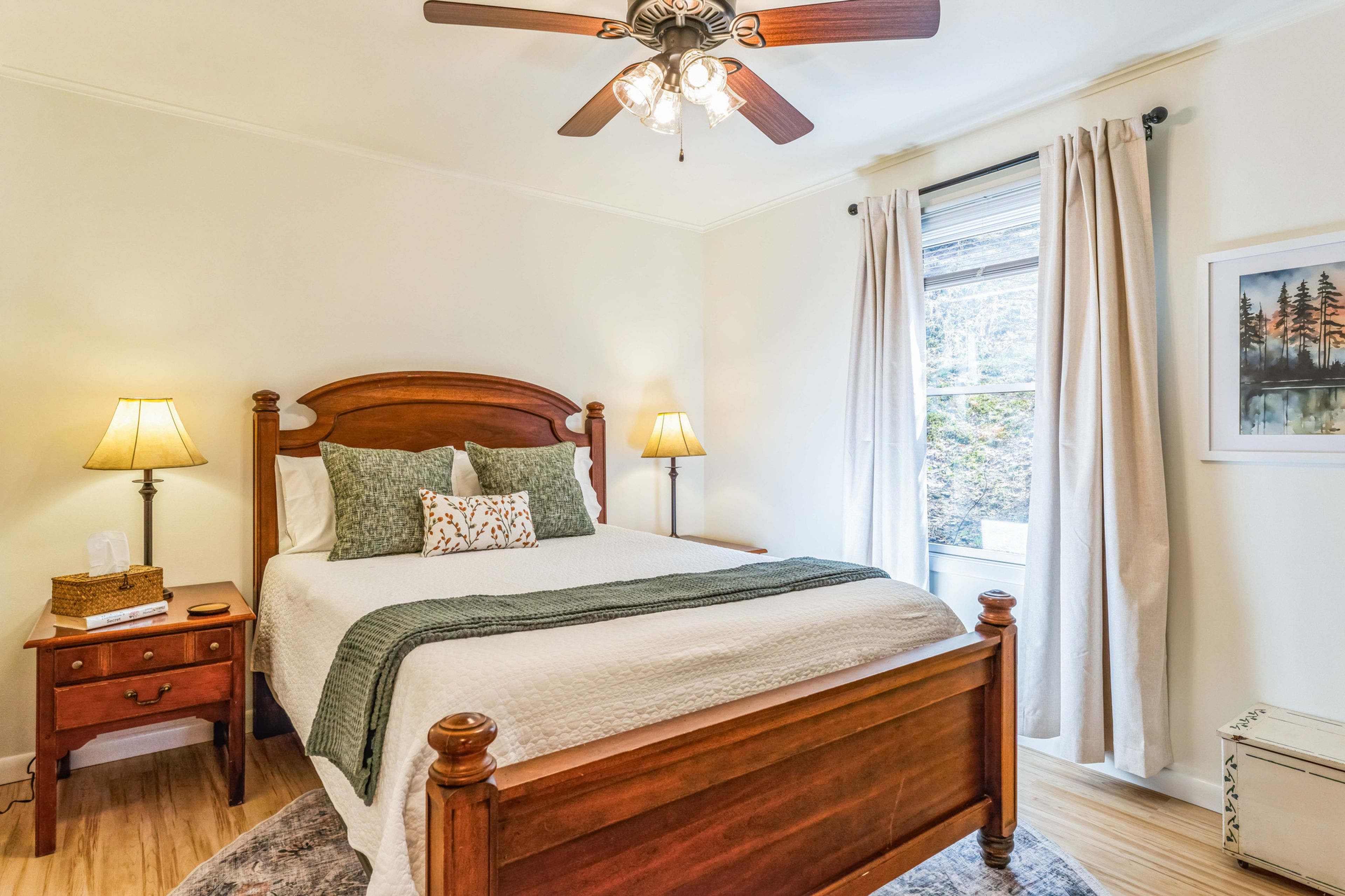 Bedroom 3 | Queen Bed | 1st Floor | Ceiling Fans