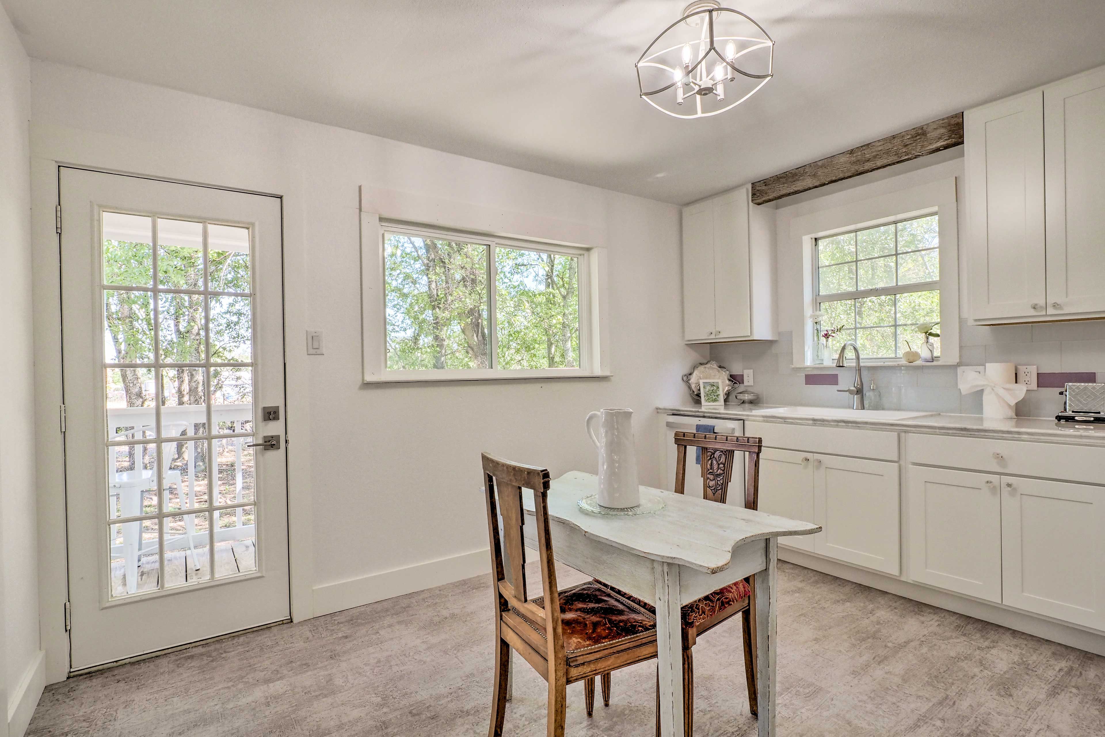 Kitchen | Fully Equipped | Cooking Basics | Crockpot | Coffee Maker