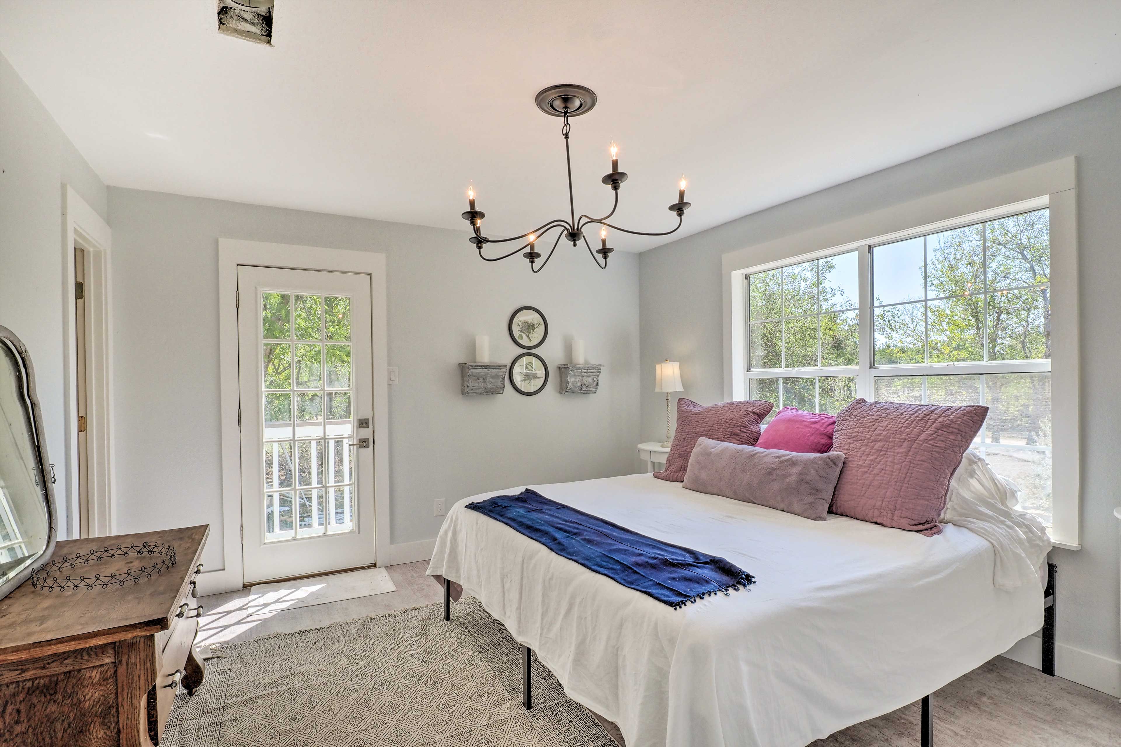 Bedroom 1 | King Bed | Linens Provided