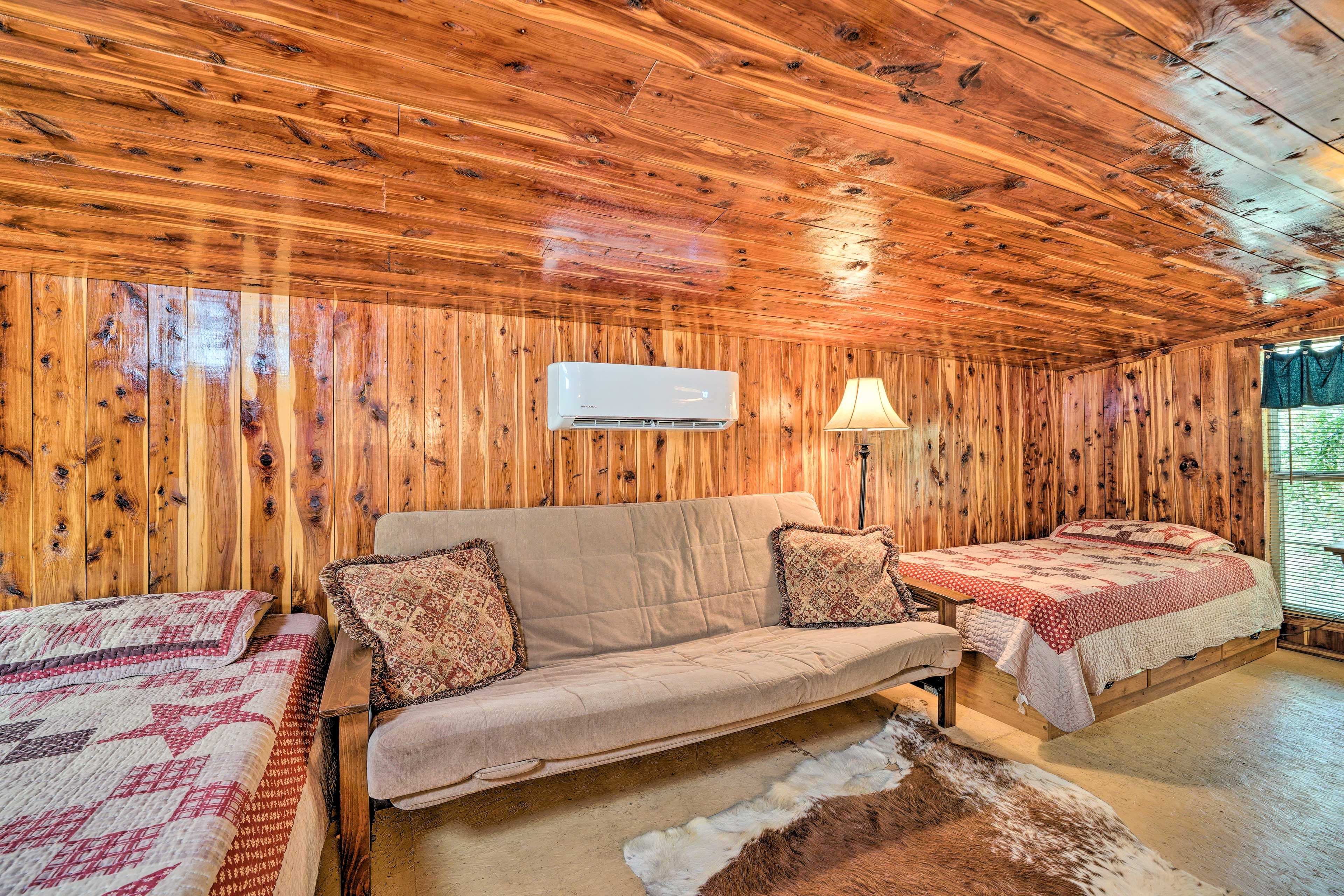 Loft | Central A/C (Mini-Split) | Wall A/C Unit | Electric Heating