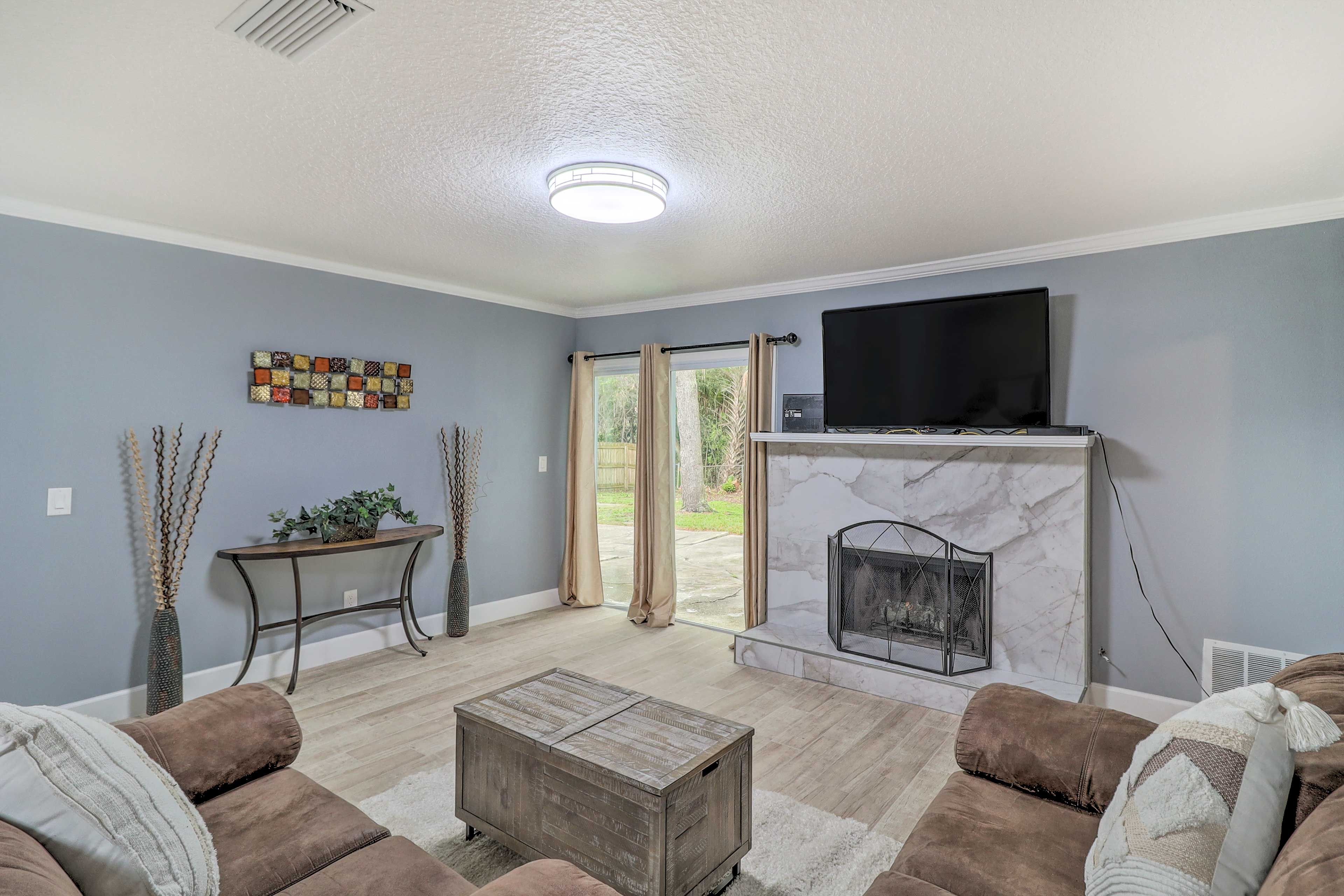 Jacksonville Vacation Rental | 3BR | 2BA | 1 Step to Access | 1,600 Sq Ft