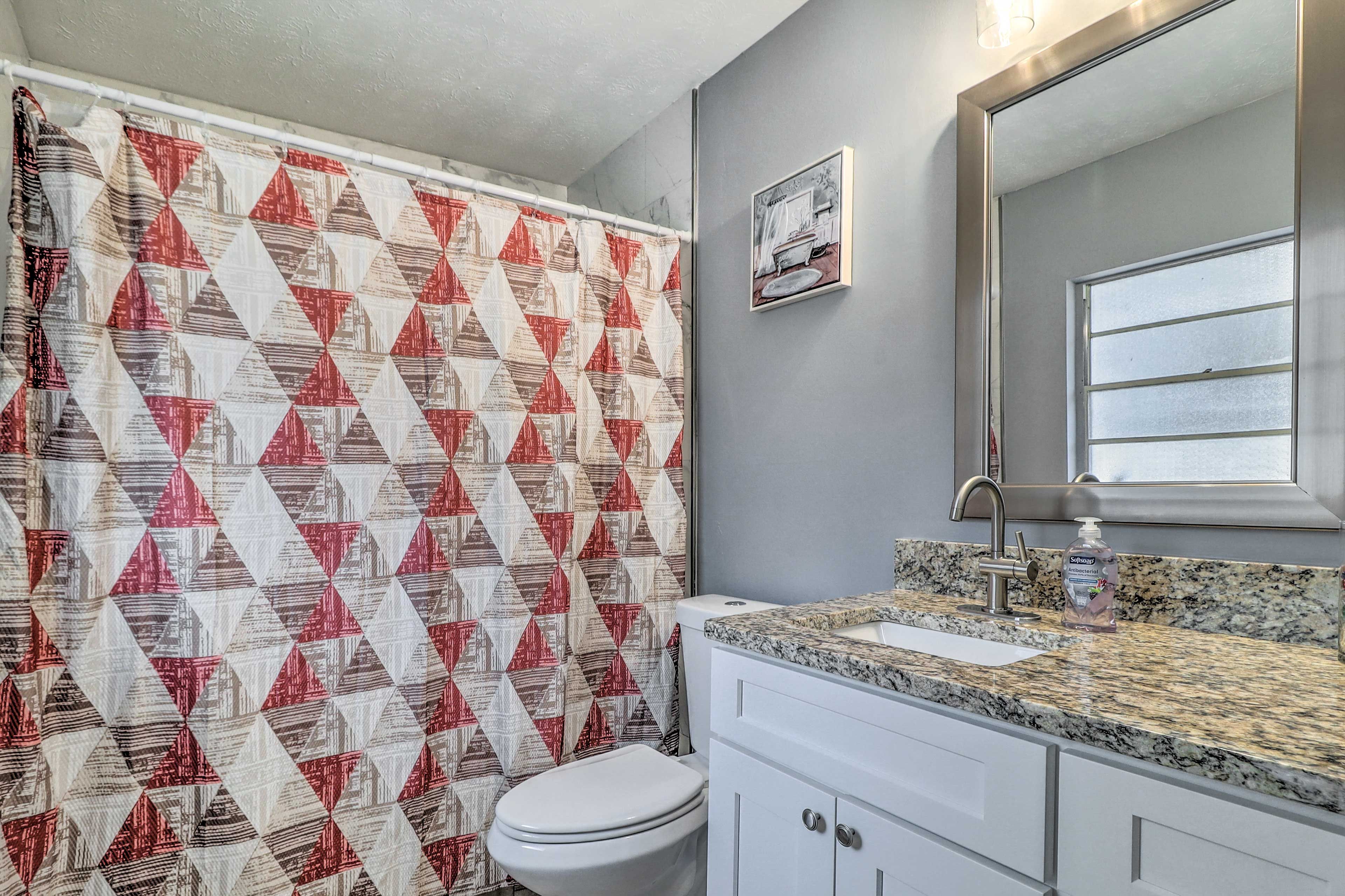 En-Suite Bathroom | Complimentary Toiletries | Hair Dryers | Towels Provided