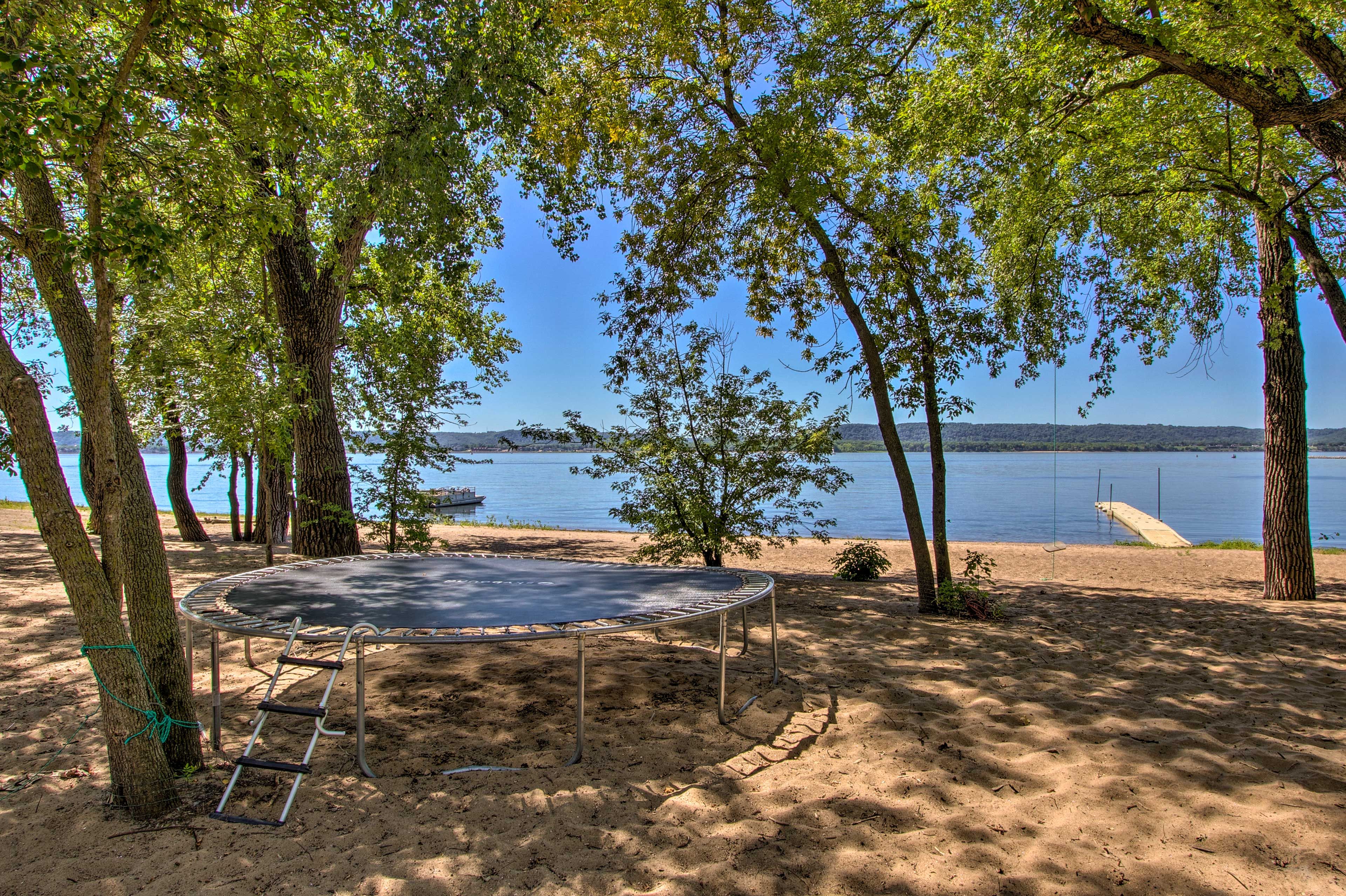 Trampoline | Fire Pit | Tree Swing