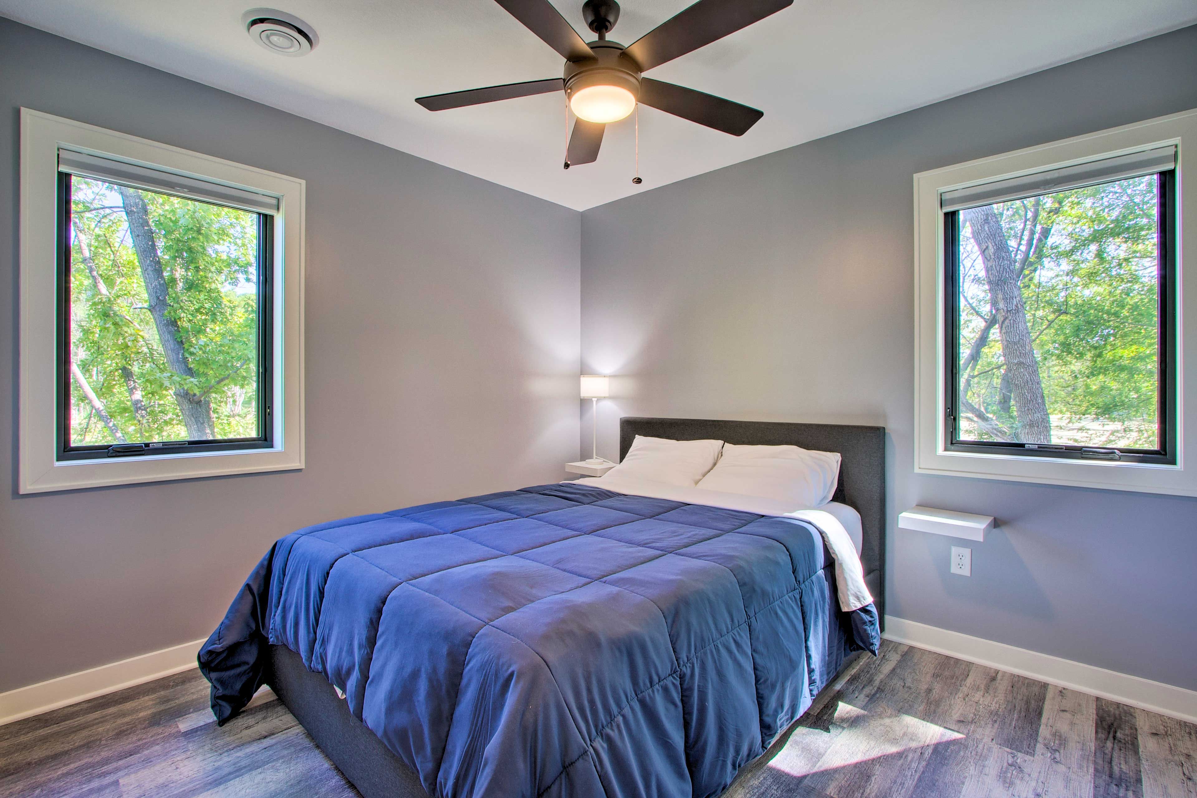 Bedroom 2 | Queen Bed