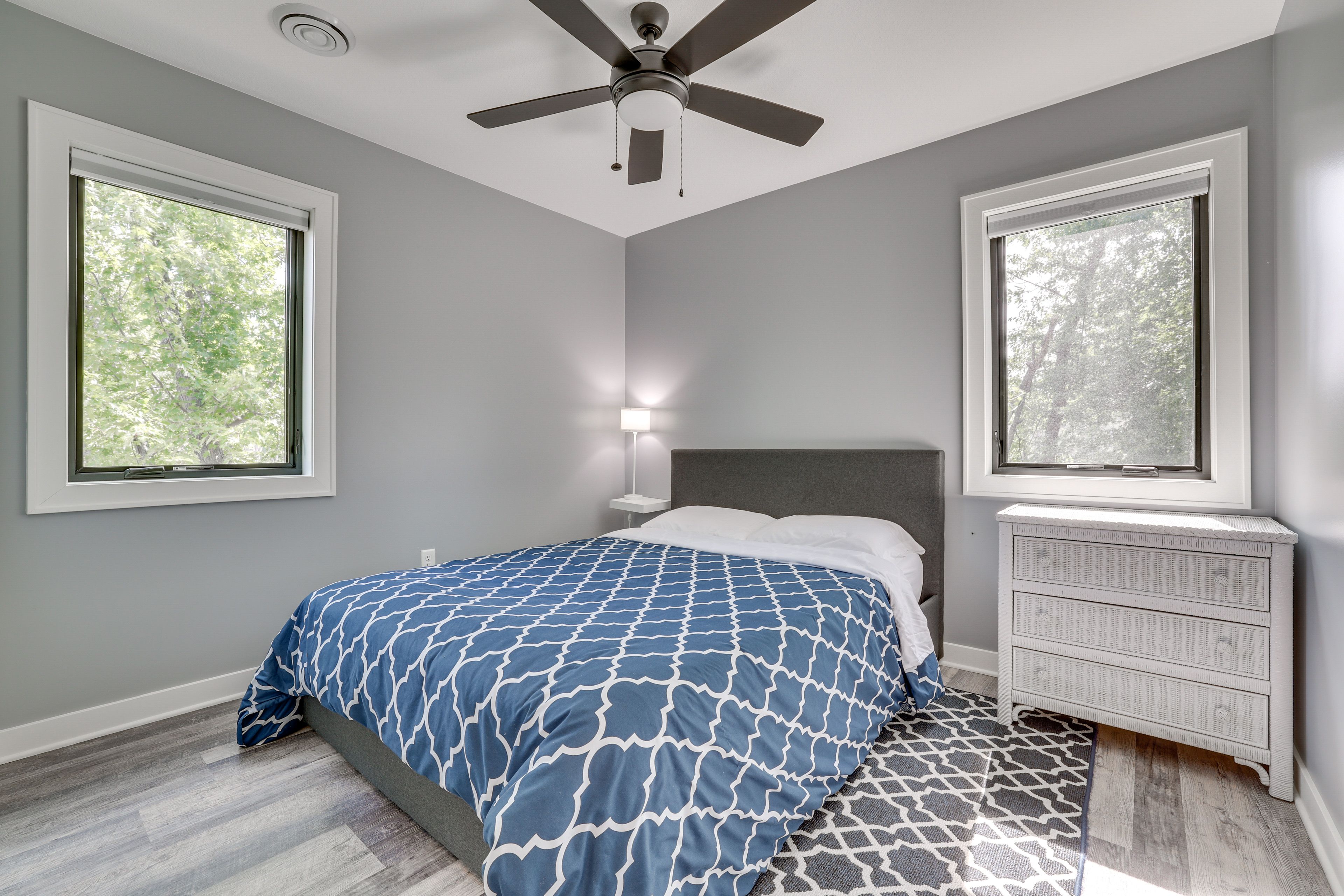 Bedroom 2 | Queen Bed