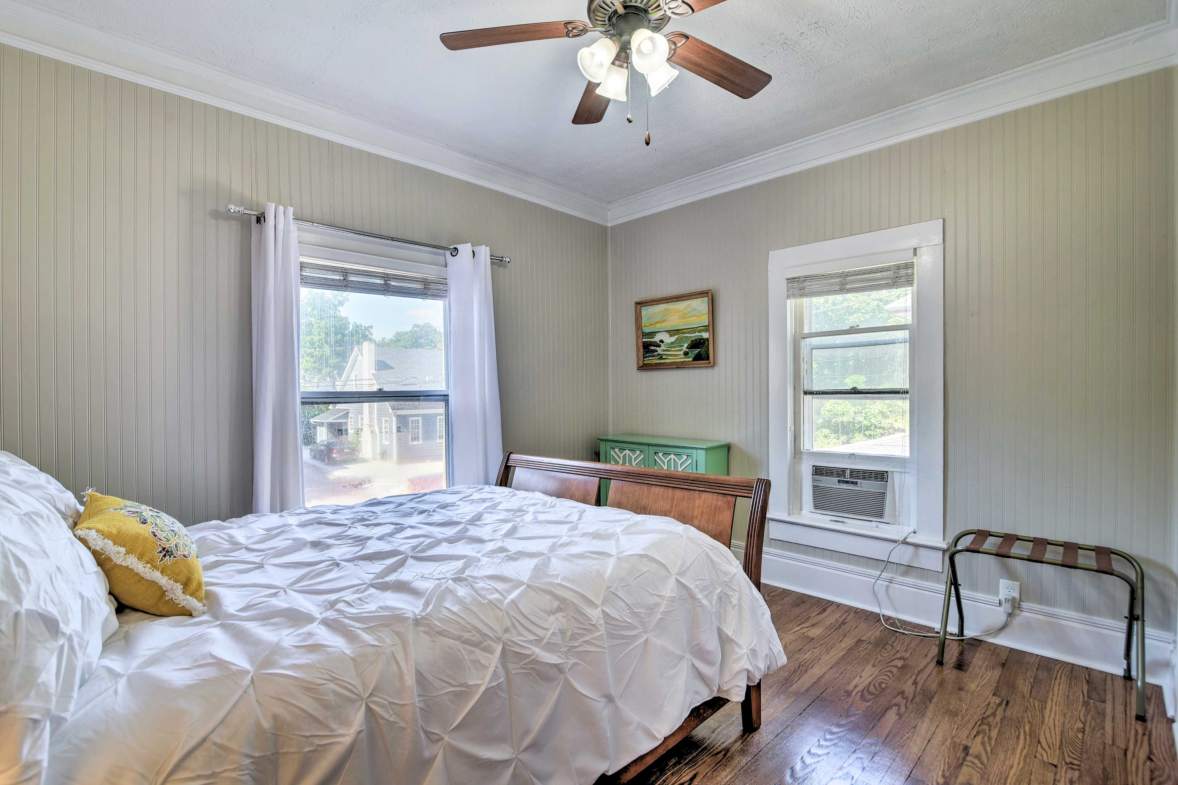 Bedroom 1 | Upper Level | Queen Bed | Linens Provided