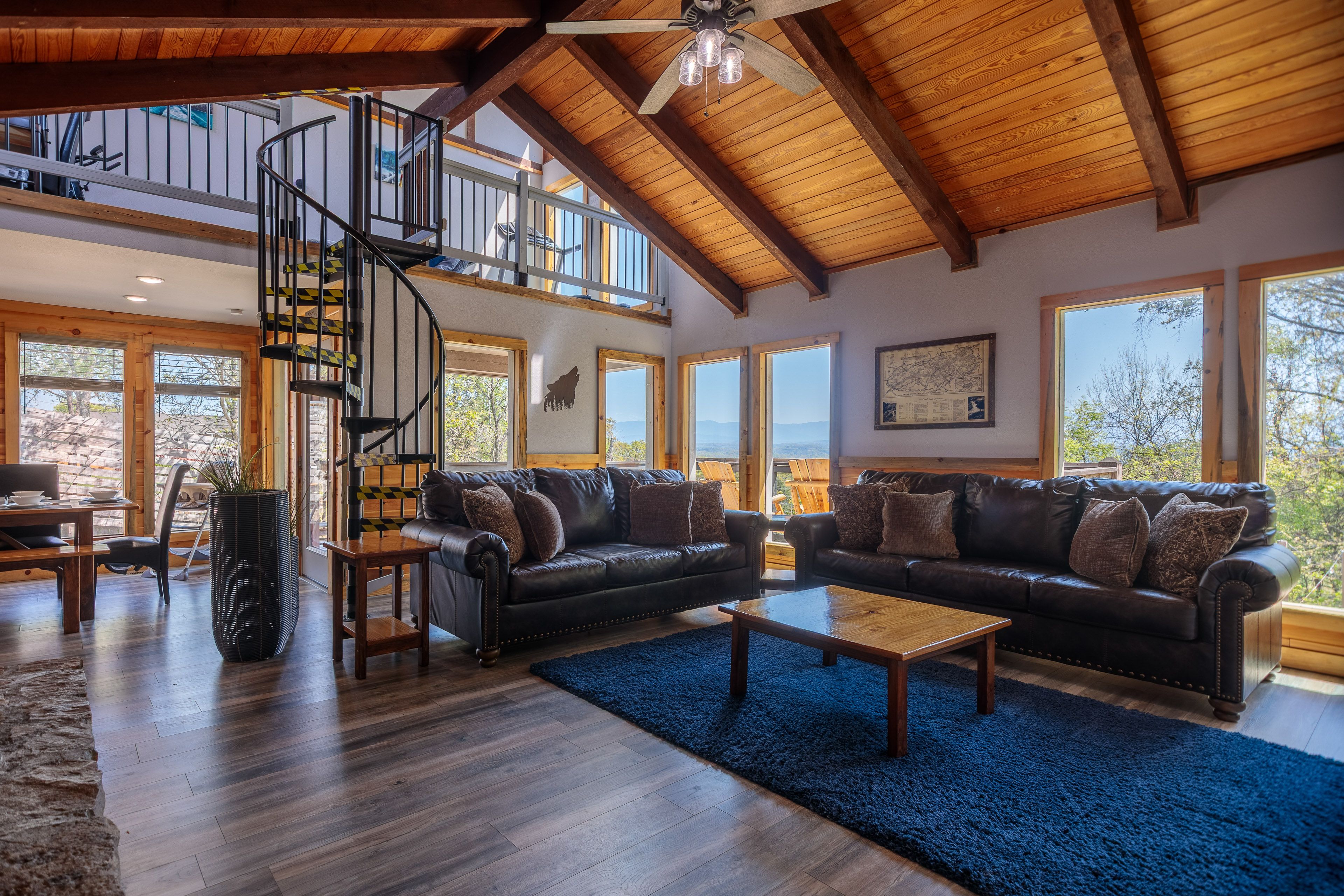 Living Room | Free WiFi | Central Heating & A/C | Wet Bar | DVD Player