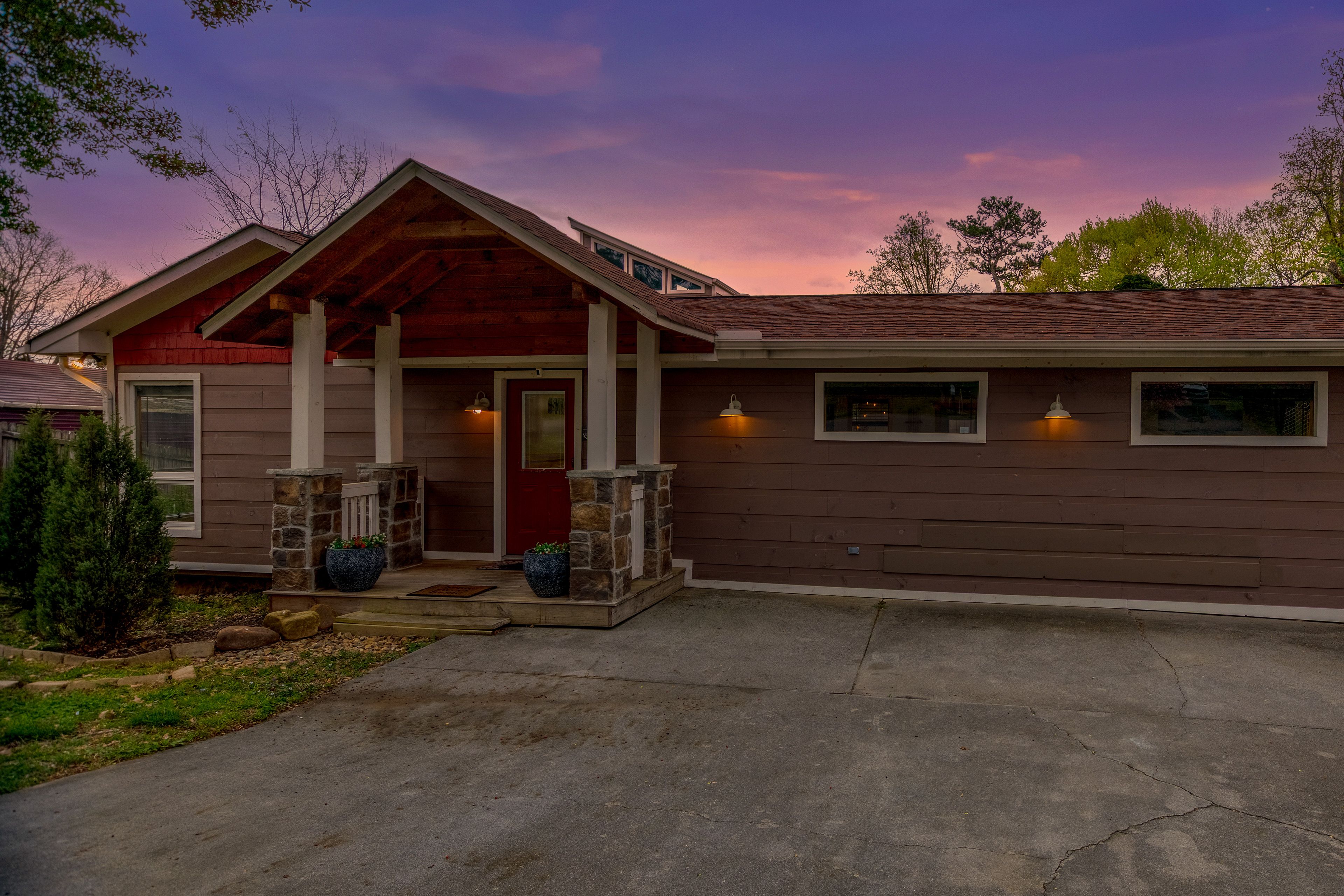 Parking | Driveway (4 Vehicles)