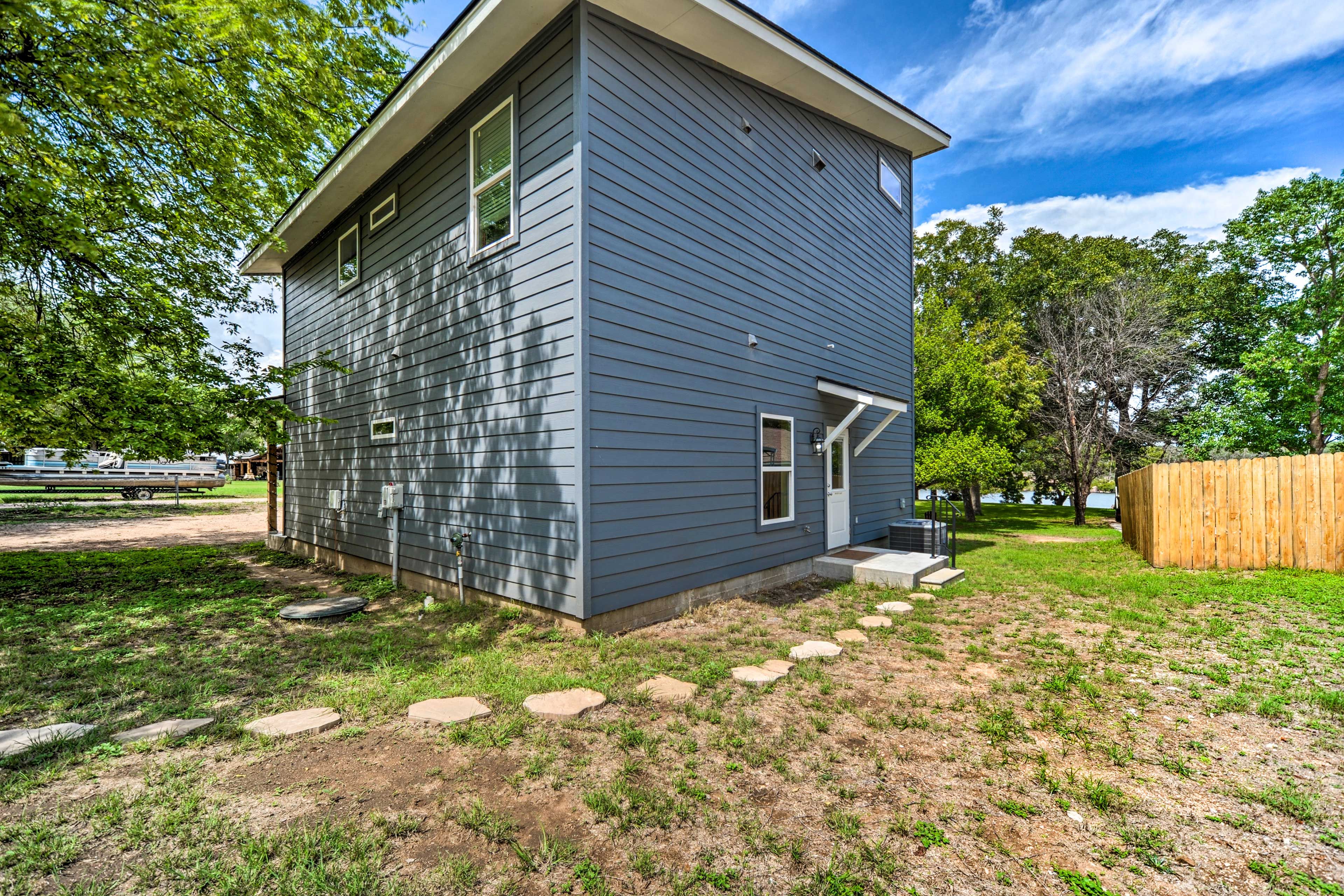 Parking | Driveway (2 Vehicles) | RV & Trailer Parking Available