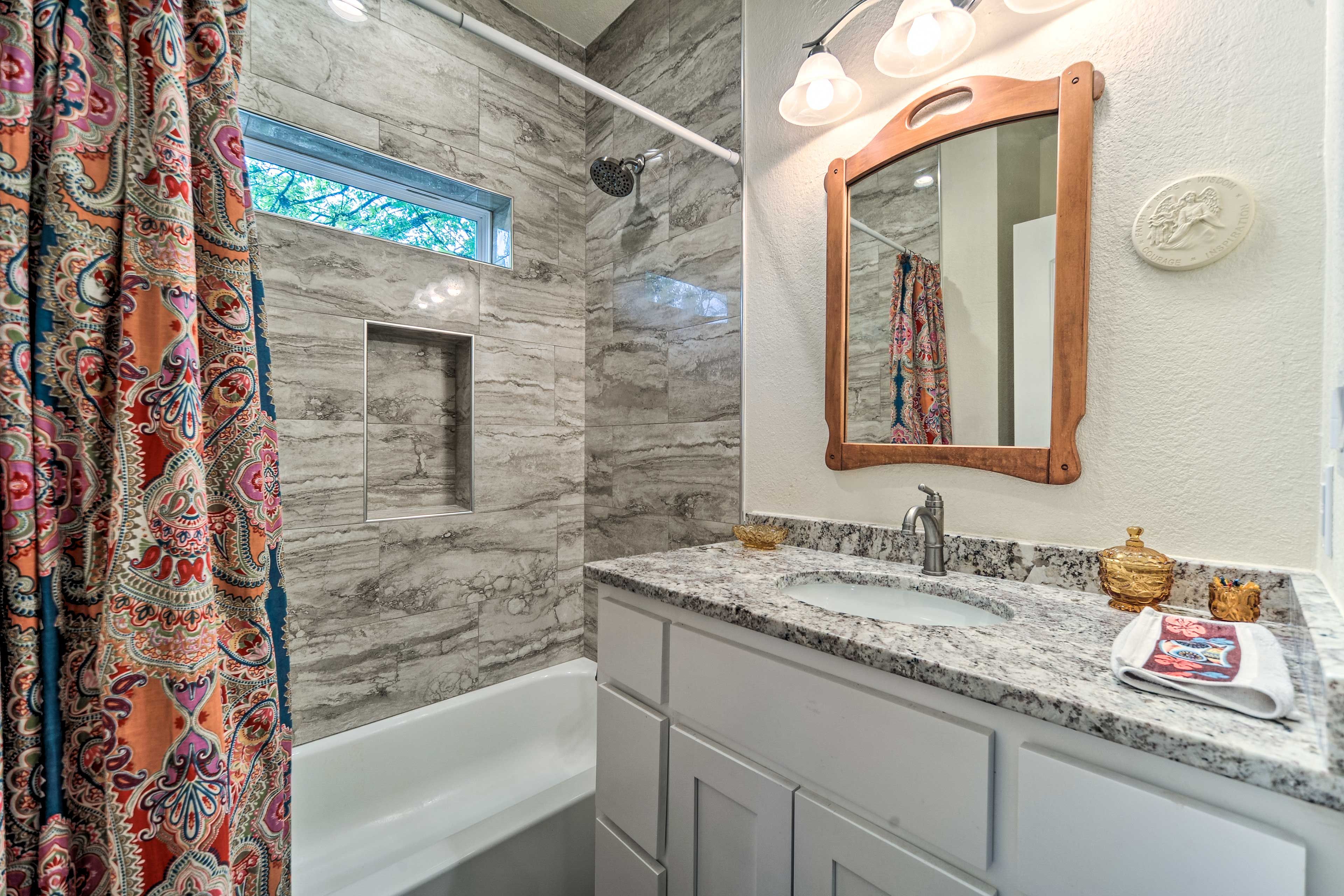 Bathroom | Towels Provided | Complimentary Toiletries