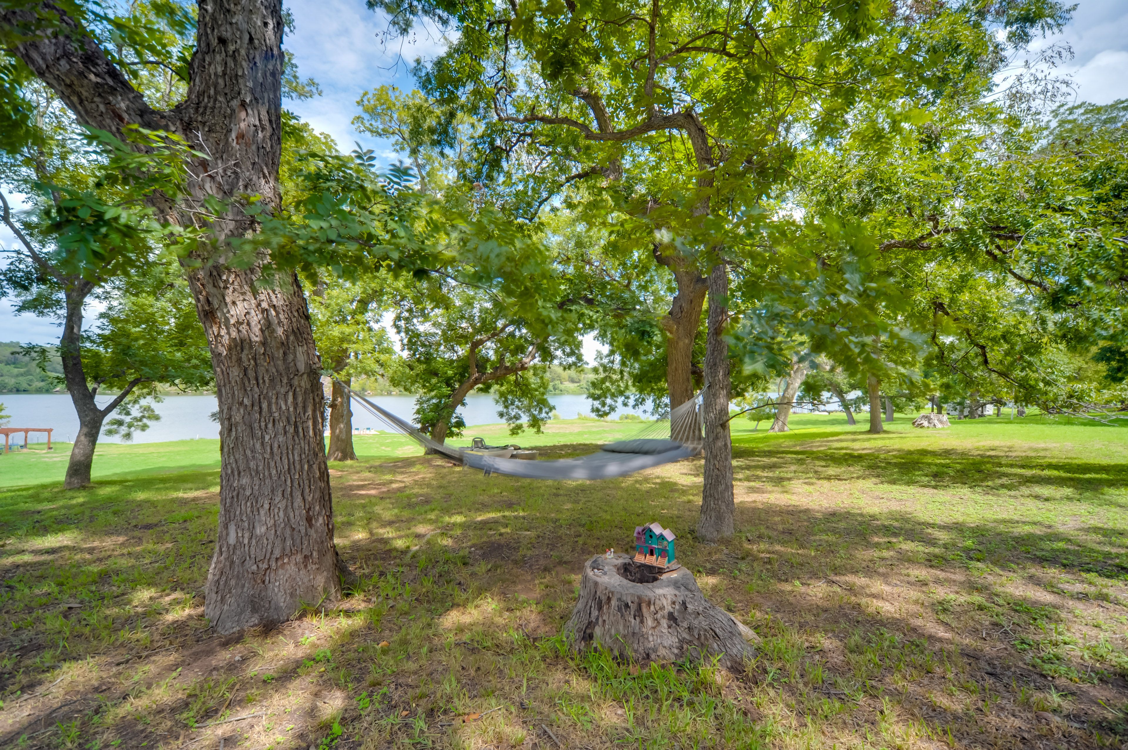 Yard Space | Hammock | Fire Pit | Water Access