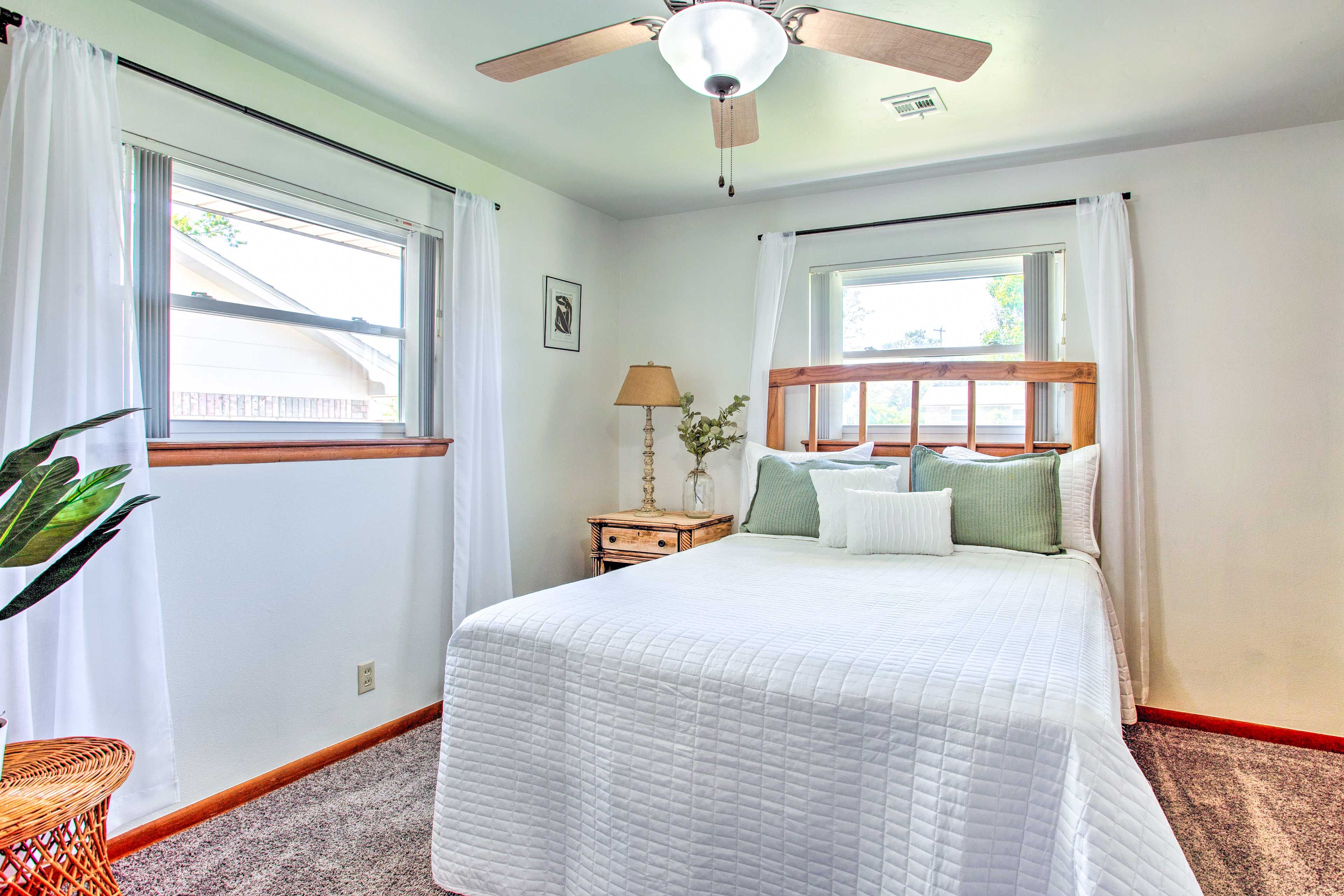 Bedroom 2 | Queen Bed | Dresser | Linens Provided