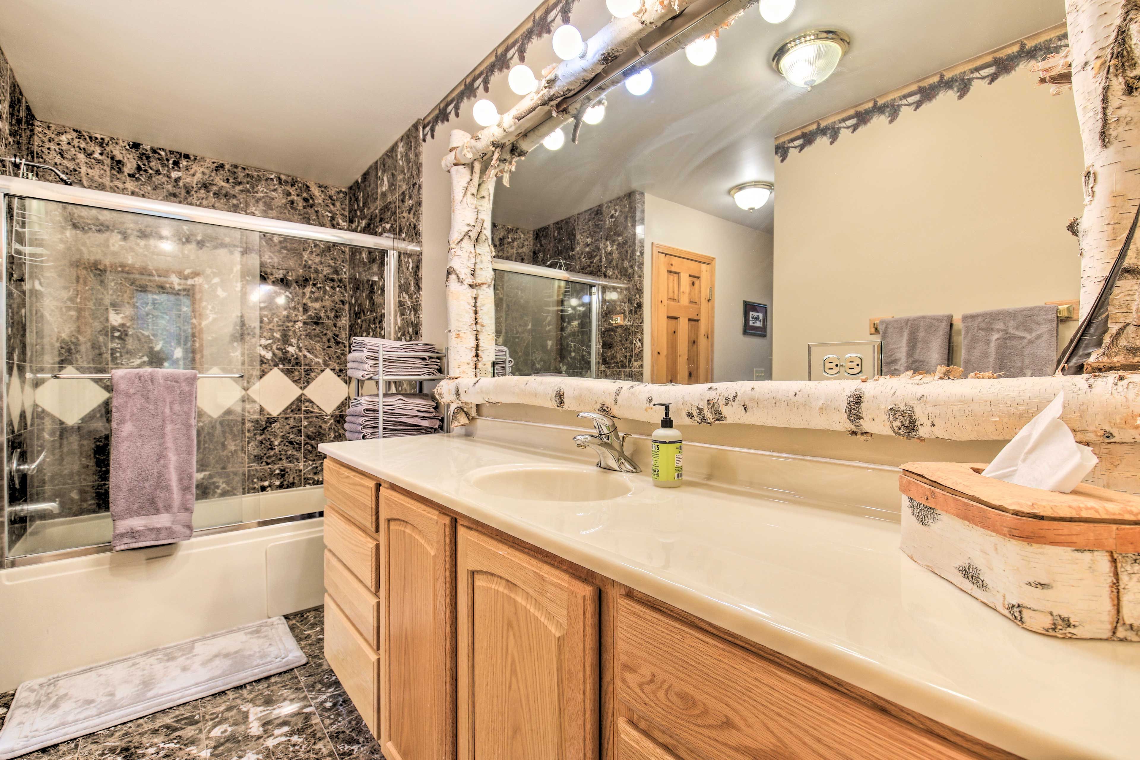 En-Suite Bathroom | Towels Provided