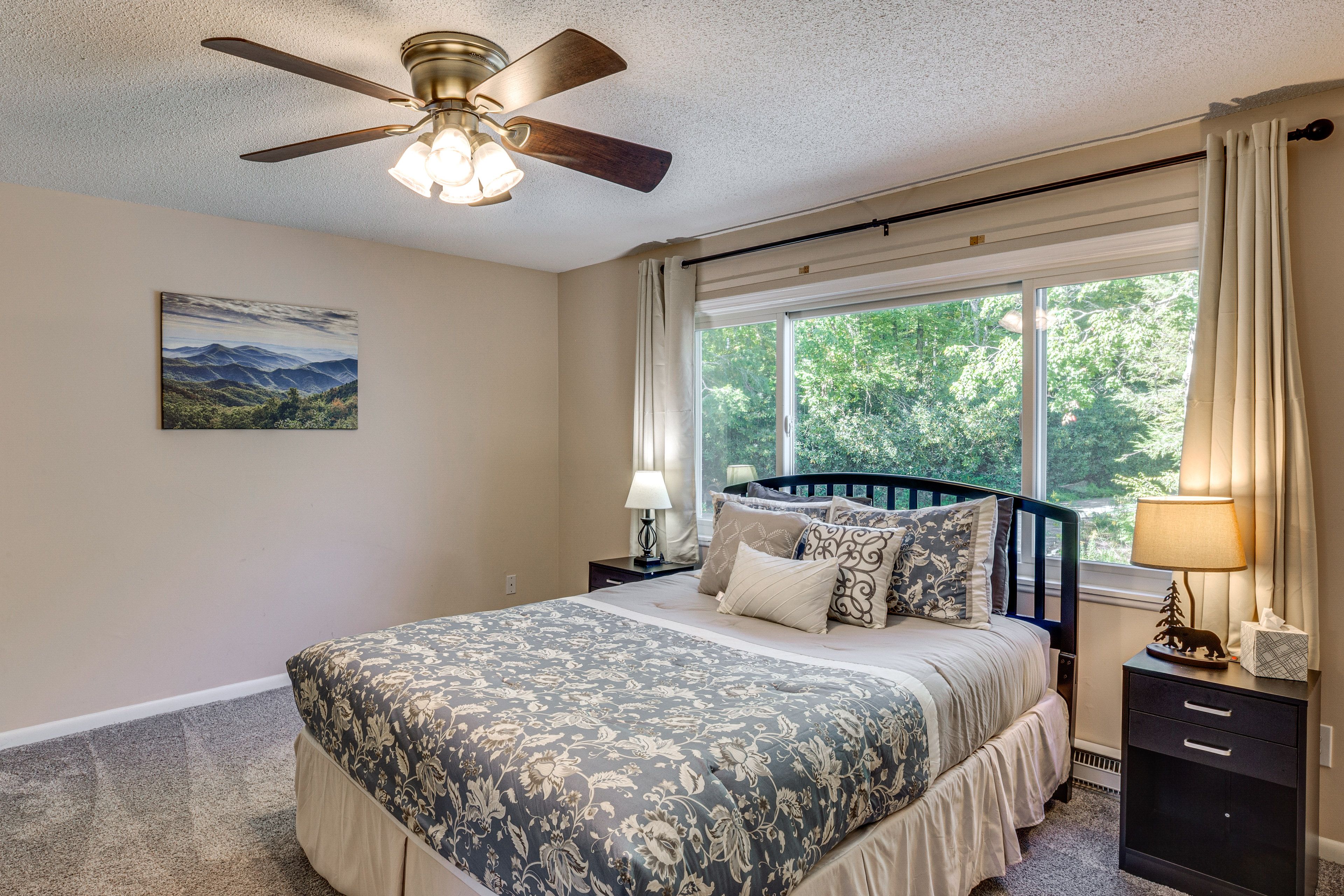 Bedroom 4 | 3rd Floor | Queen Bed