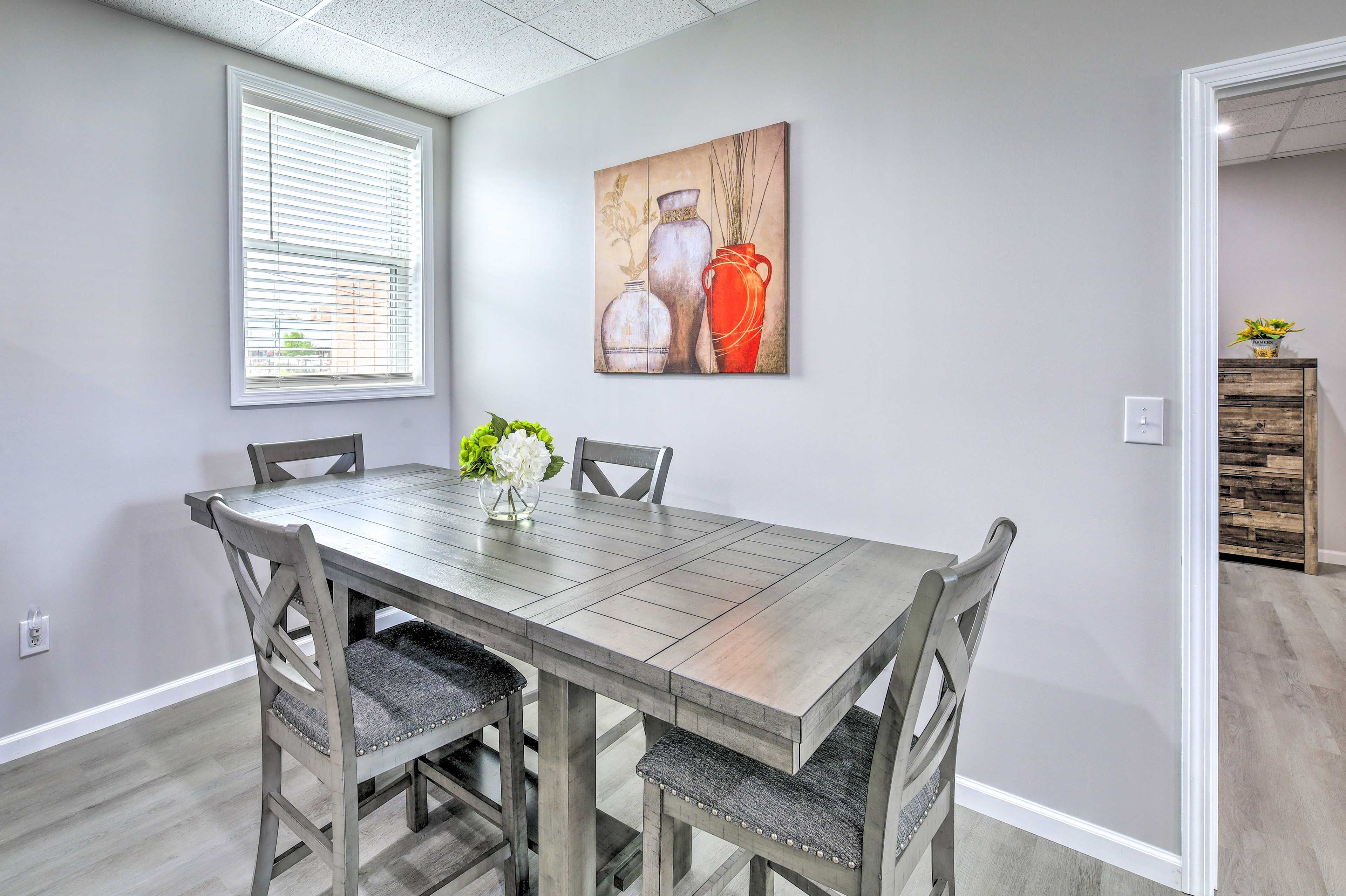 Dining Table | Dishware/Flatware Provided